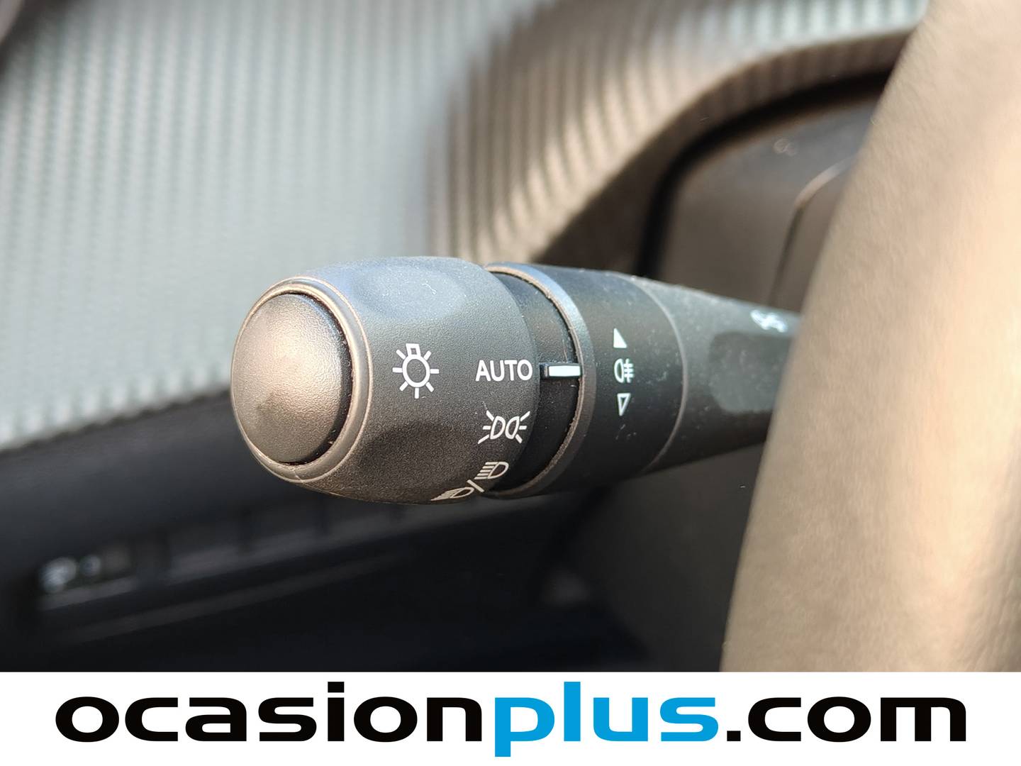 Foto Peugeot 2008 Peugeot 2008 Allure Hybrid eDCS6 (136 CV)