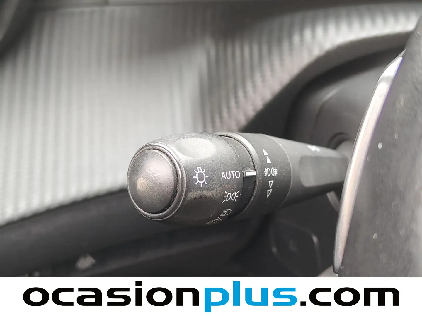 Foto Peugeot 2008 Peugeot 2008 PureTech 130 S&S Allure Pack EAT8 (130 CV)