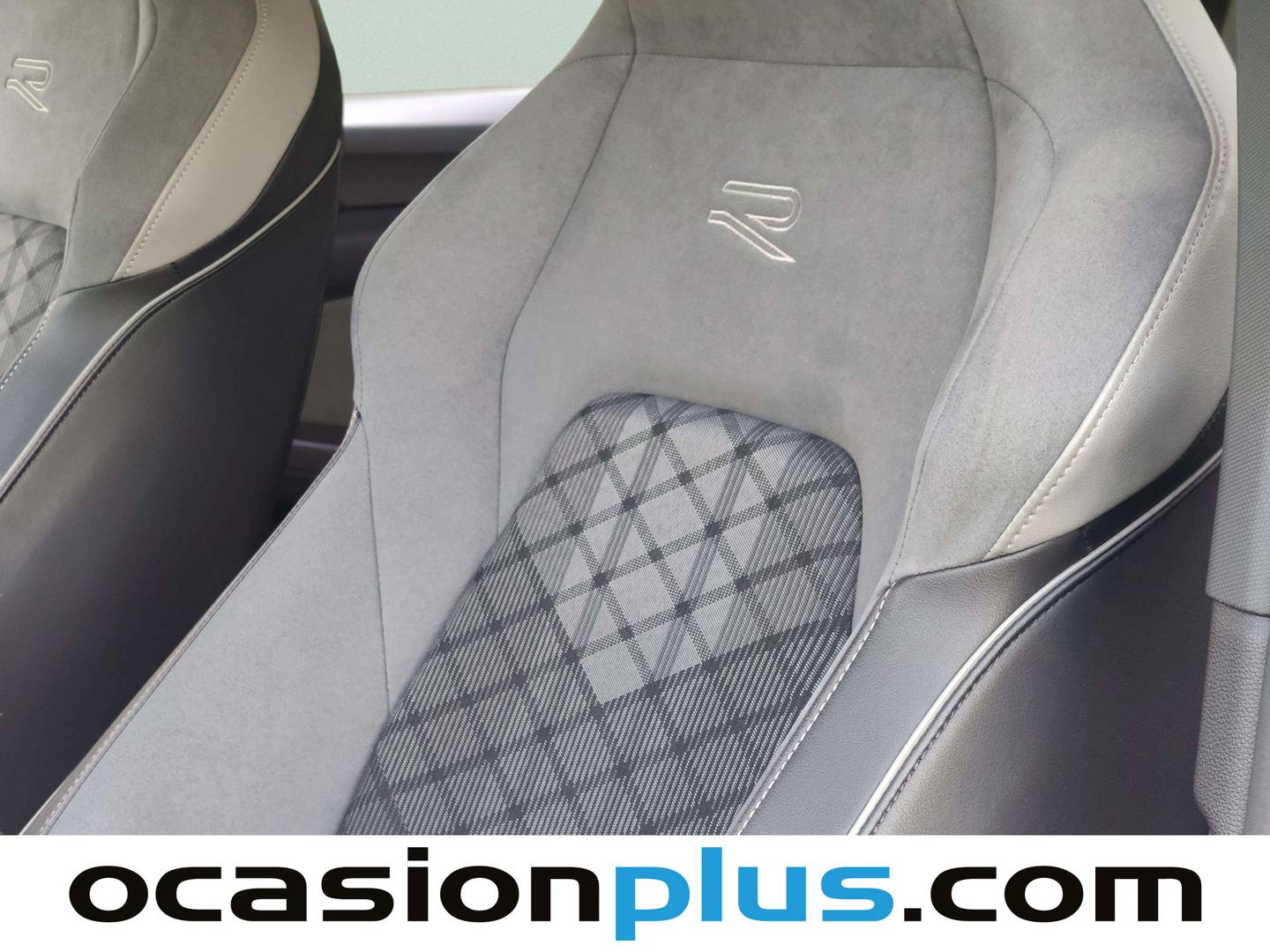 Extras y acabados del Volkswagen Golf Volkswagen Golf R-Line 1.5 TSI  (150 CV)