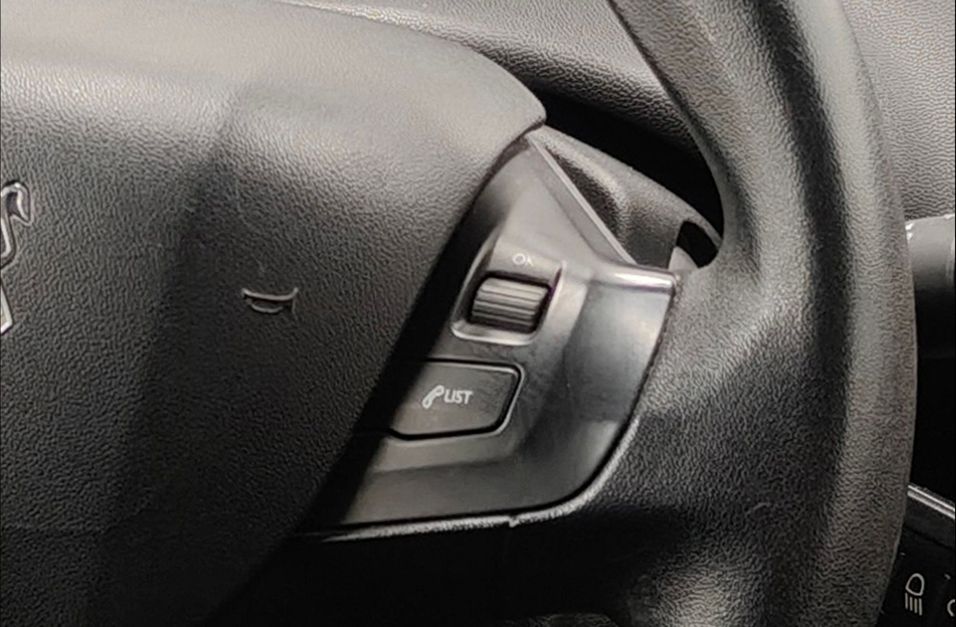 Peugeot 208 1.4 HDi Active - foto 23