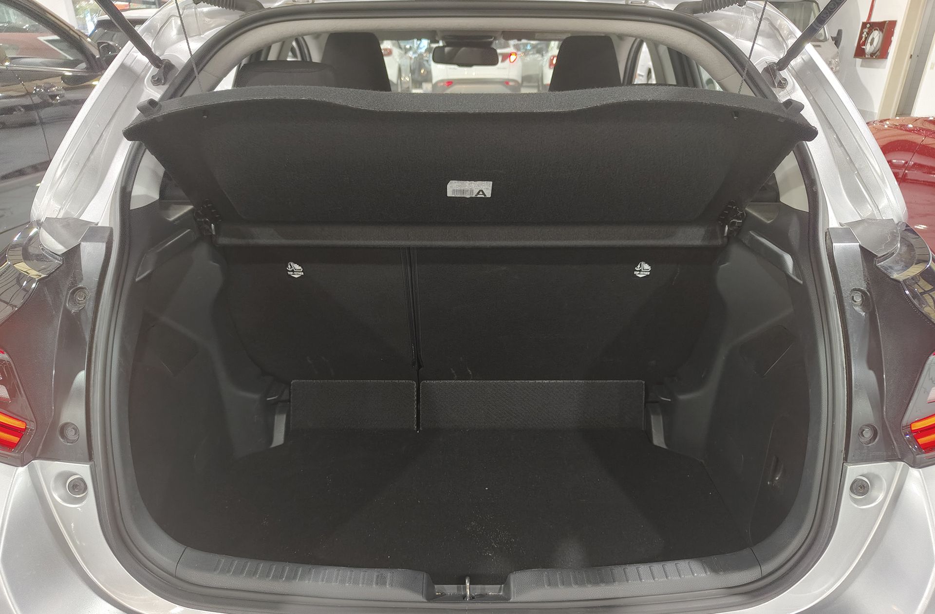 Toyota Yaris 120H Active Plus - foto 13