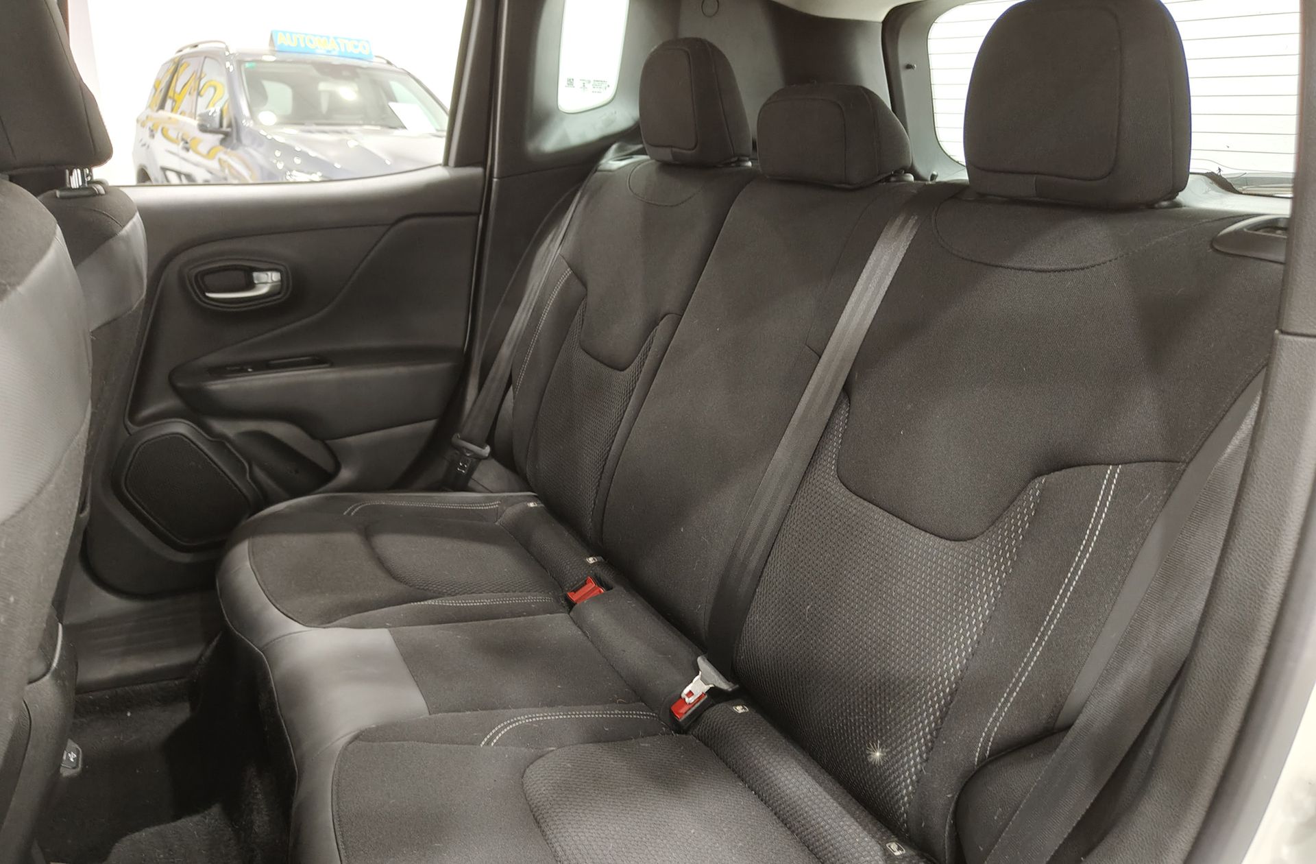 Jeep Renegade eHybrid Night Eagle ATX - foto 10