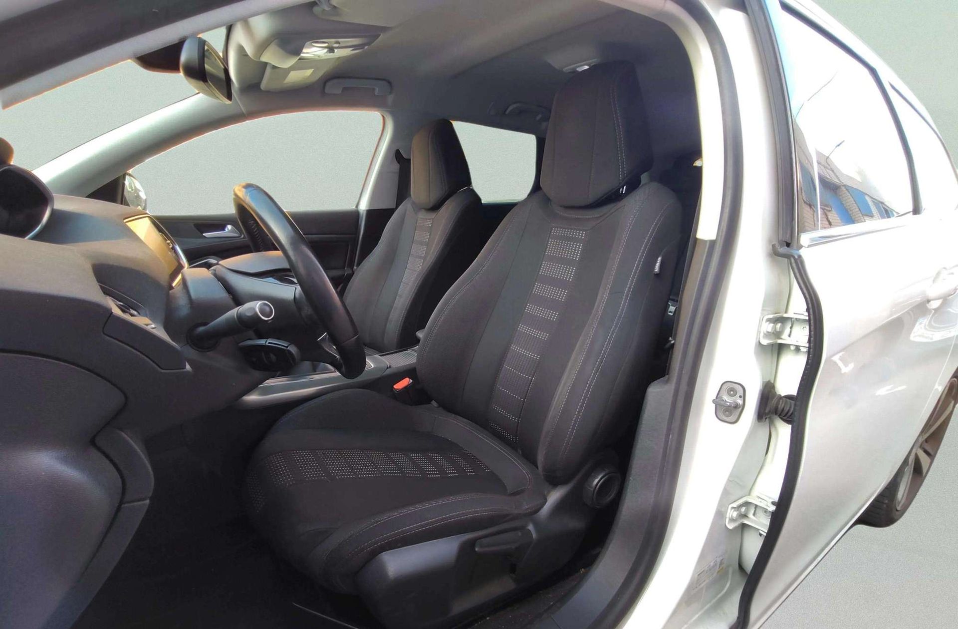 Peugeot 308 SW PureTech 130 Allure - foto 11