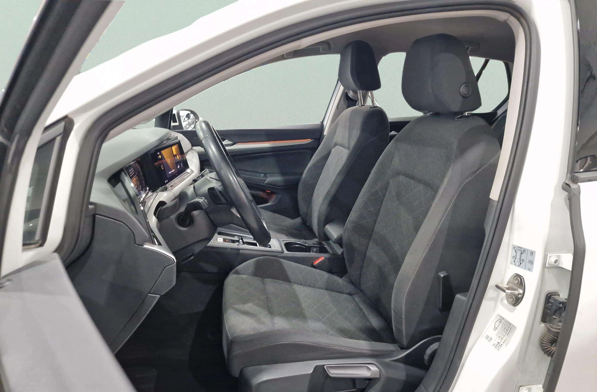 Volkswagen Golf Life 1.0 eTSI DSG - foto 10