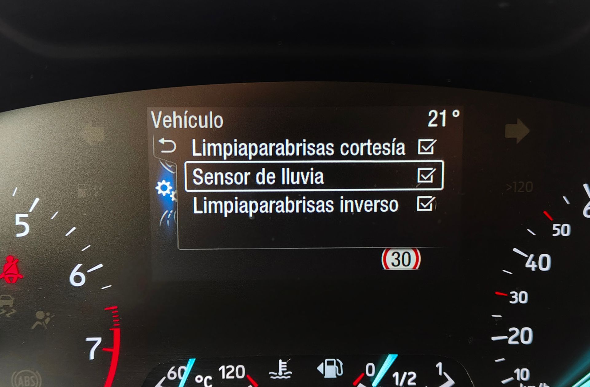 Ford Focus 1.0 EcoBoost ST-Line - foto 34