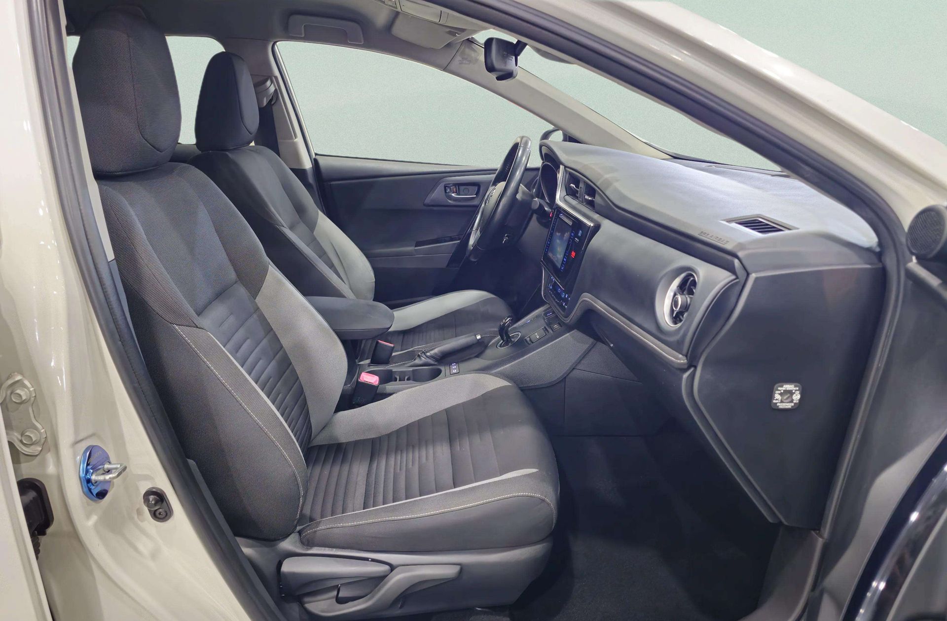 Toyota Auris 140H Touring Sports Active - foto 16