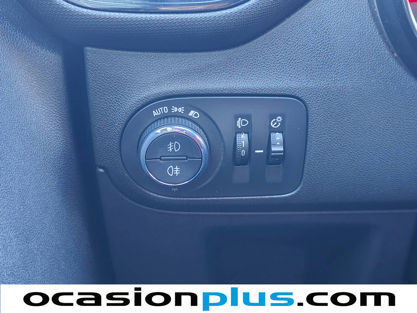 Extras y acabados del Opel Crossland X Opel Crossland X 1.2 S&S Design Line 120 Aniversario (110 CV)