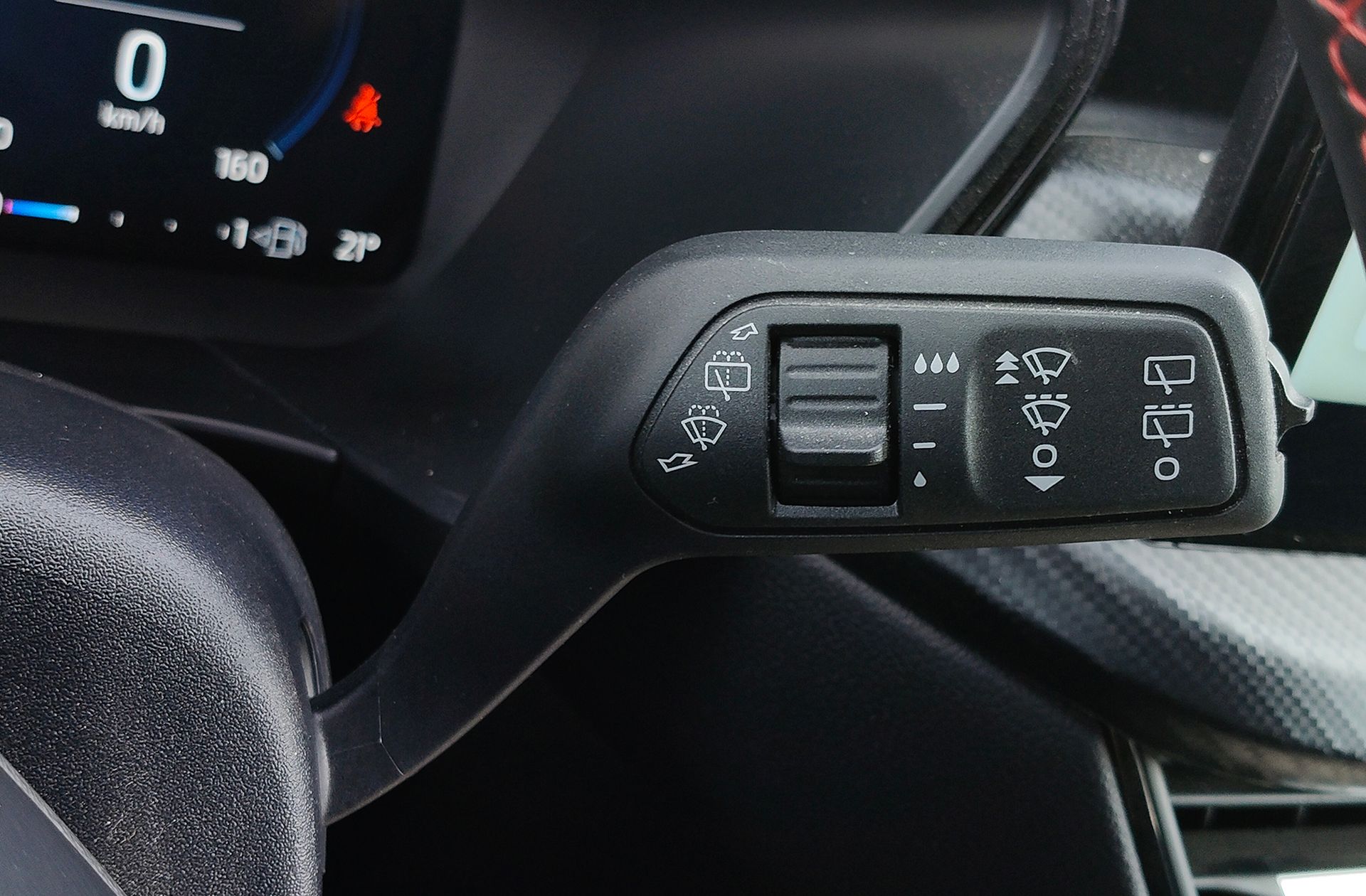 Ford Kuga 1.5T EcoBoost ST-Line 4x2 - foto 33