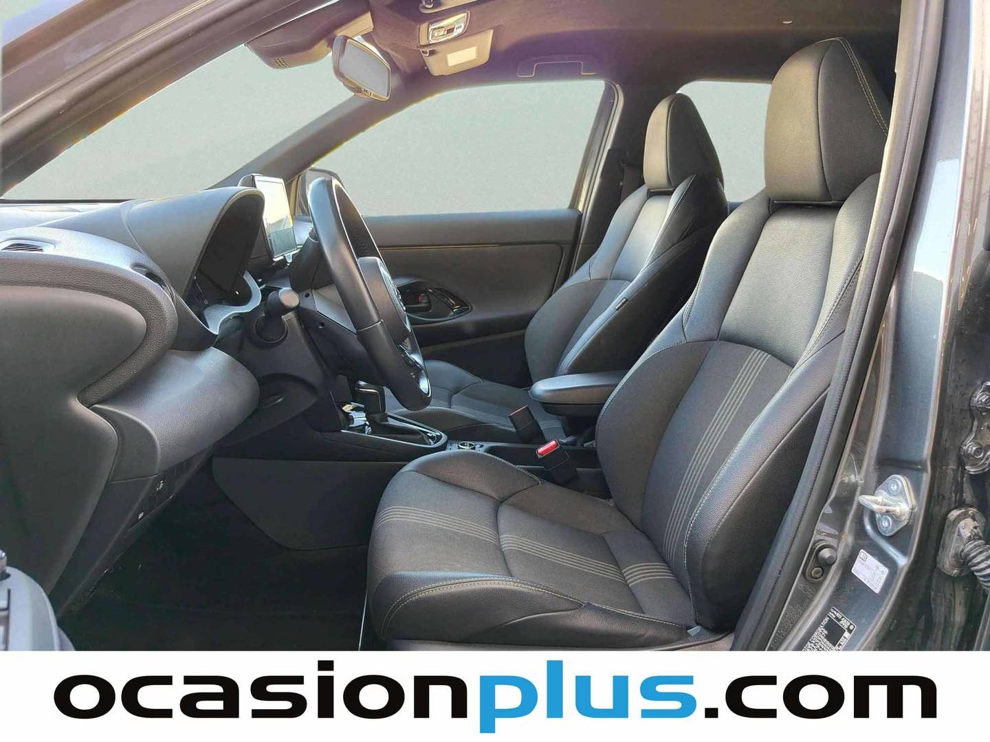 Foto asientos delanteros Toyota Yaris Cross Toyota Yaris Cross 120H Adventure (116 CV)
