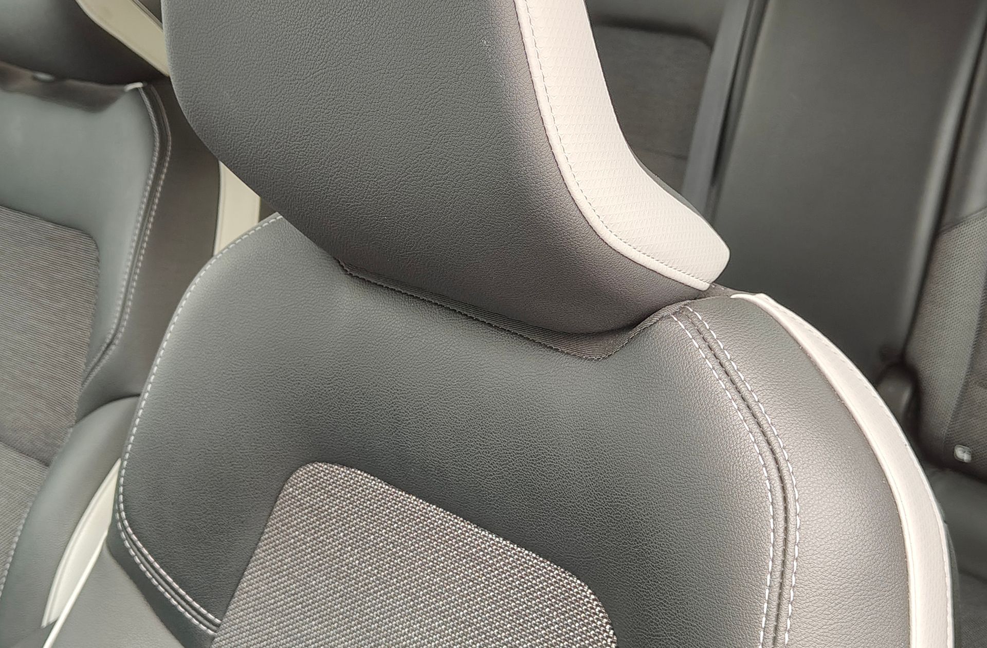 Renault Captur Zen E-Tech Híbrido enchufable - foto 8