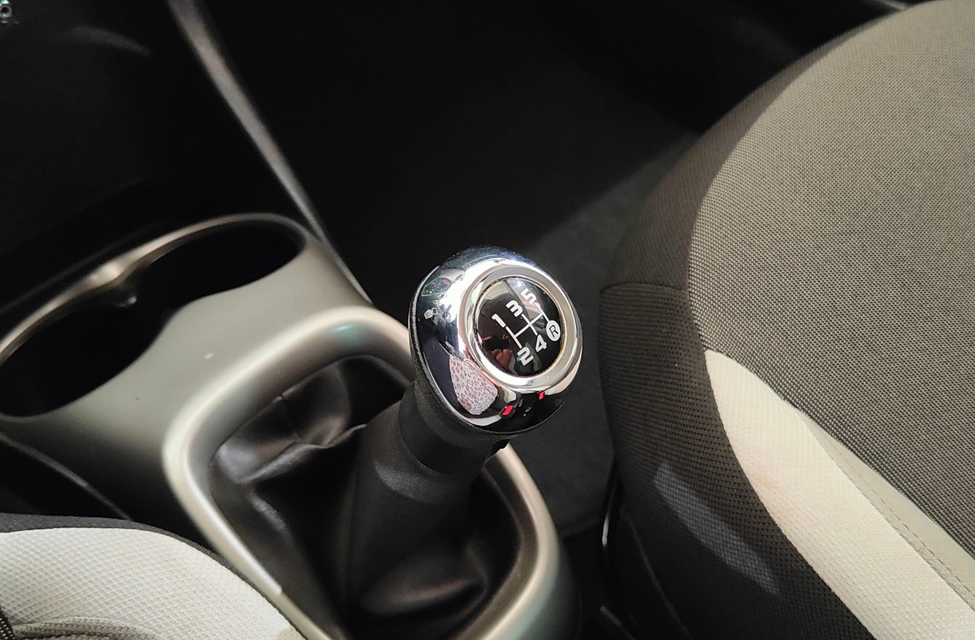 Toyota Aygo 1.0 70 x-play - foto 5