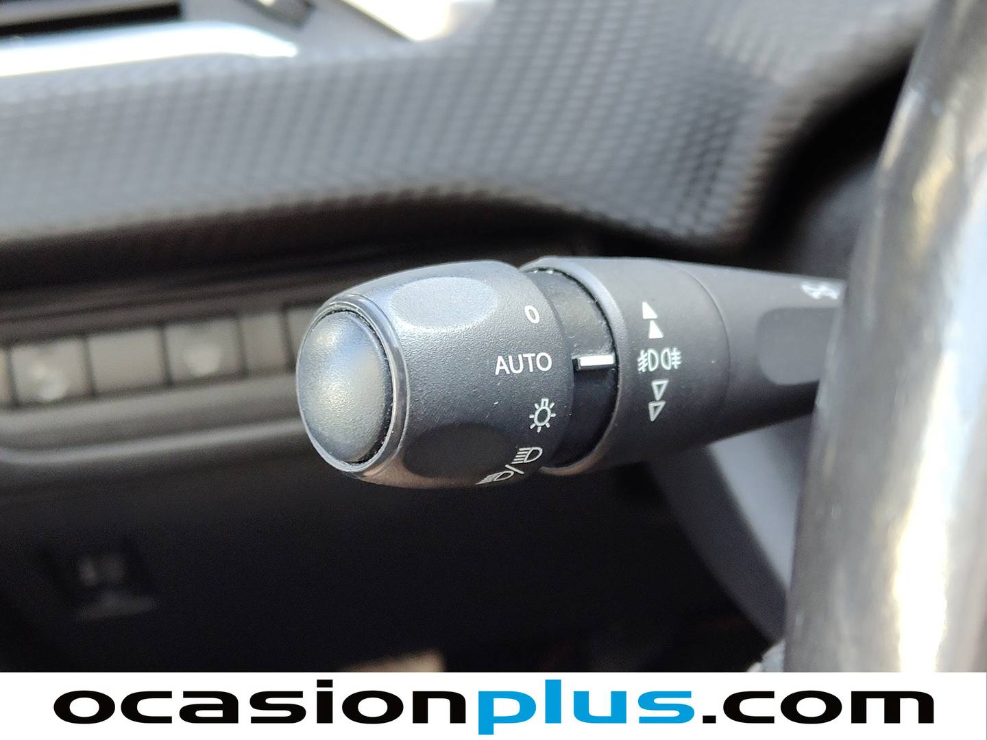 Equipamiento del Peugeot 2008 Peugeot 2008 e-HDI 92 Allure (92 CV)