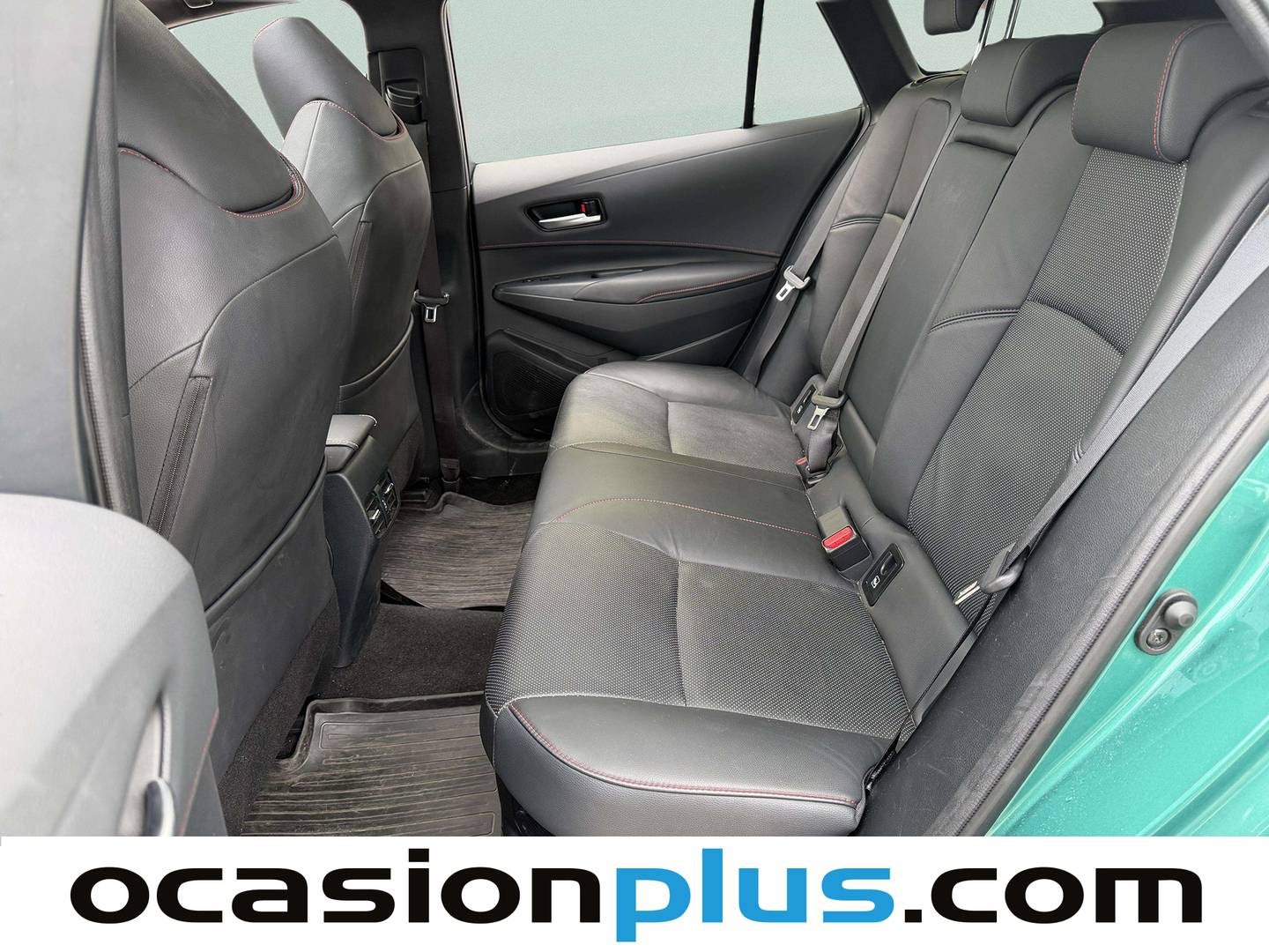 Foto asientos traseros Toyota Corolla Toyota Corolla 200H Touring Sports GR-Sport (196 CV)