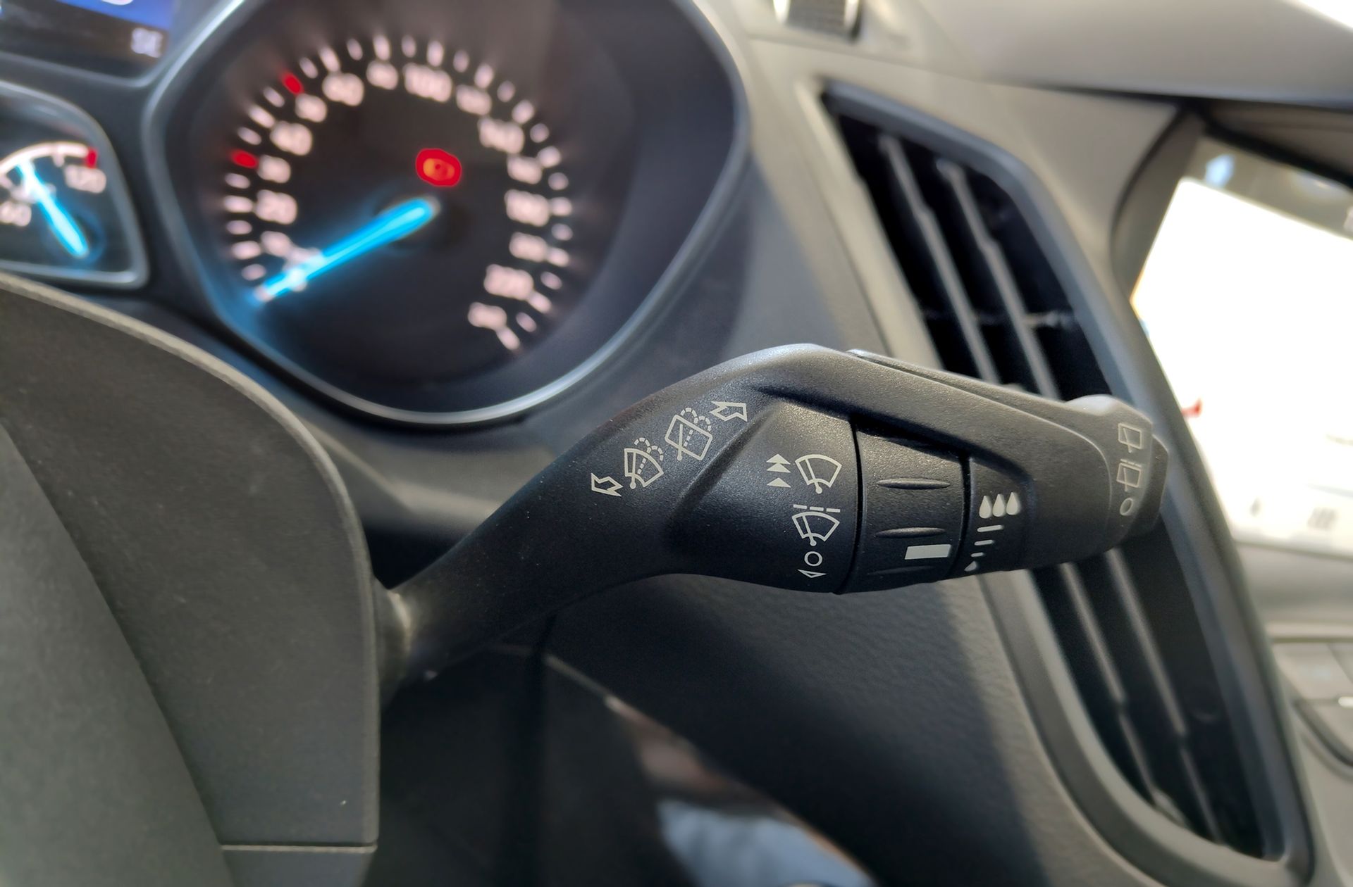 Ford Kuga 2.0 TDCi ST-Line 4x4 Powershift - foto 38