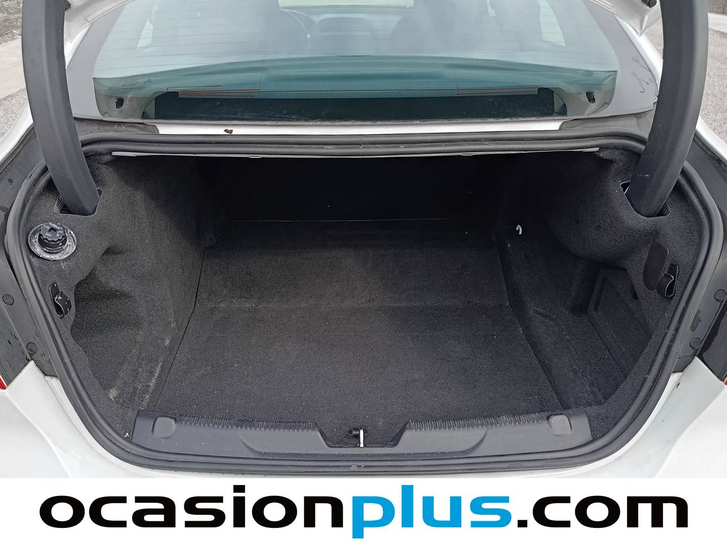 Foto Jaguar XE Jaguar XE 2.0 Diesel R-Sport RWD Auto (180 CV)