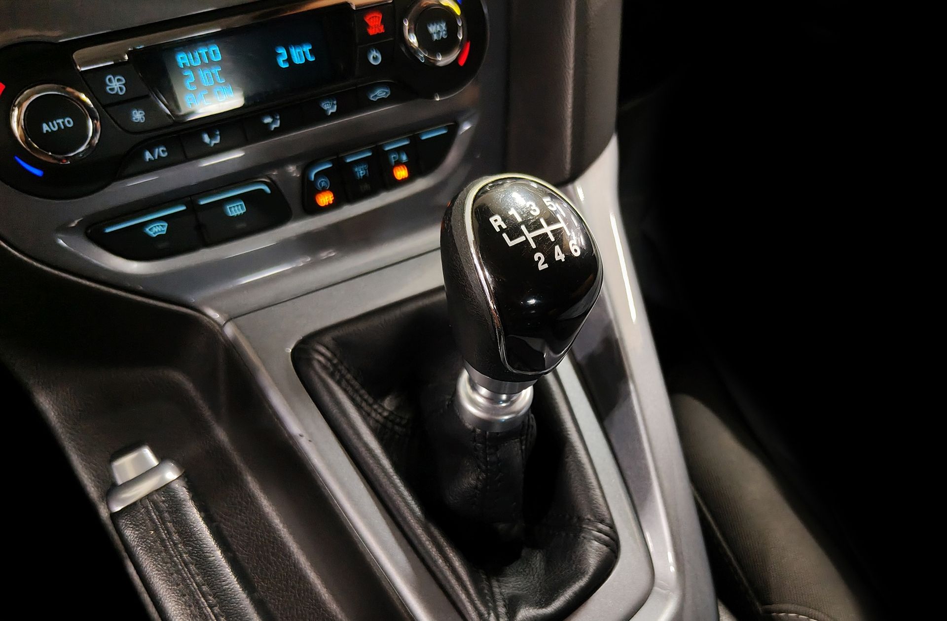 Ford Focus 1.0 EcoBoost Titanium - foto 5