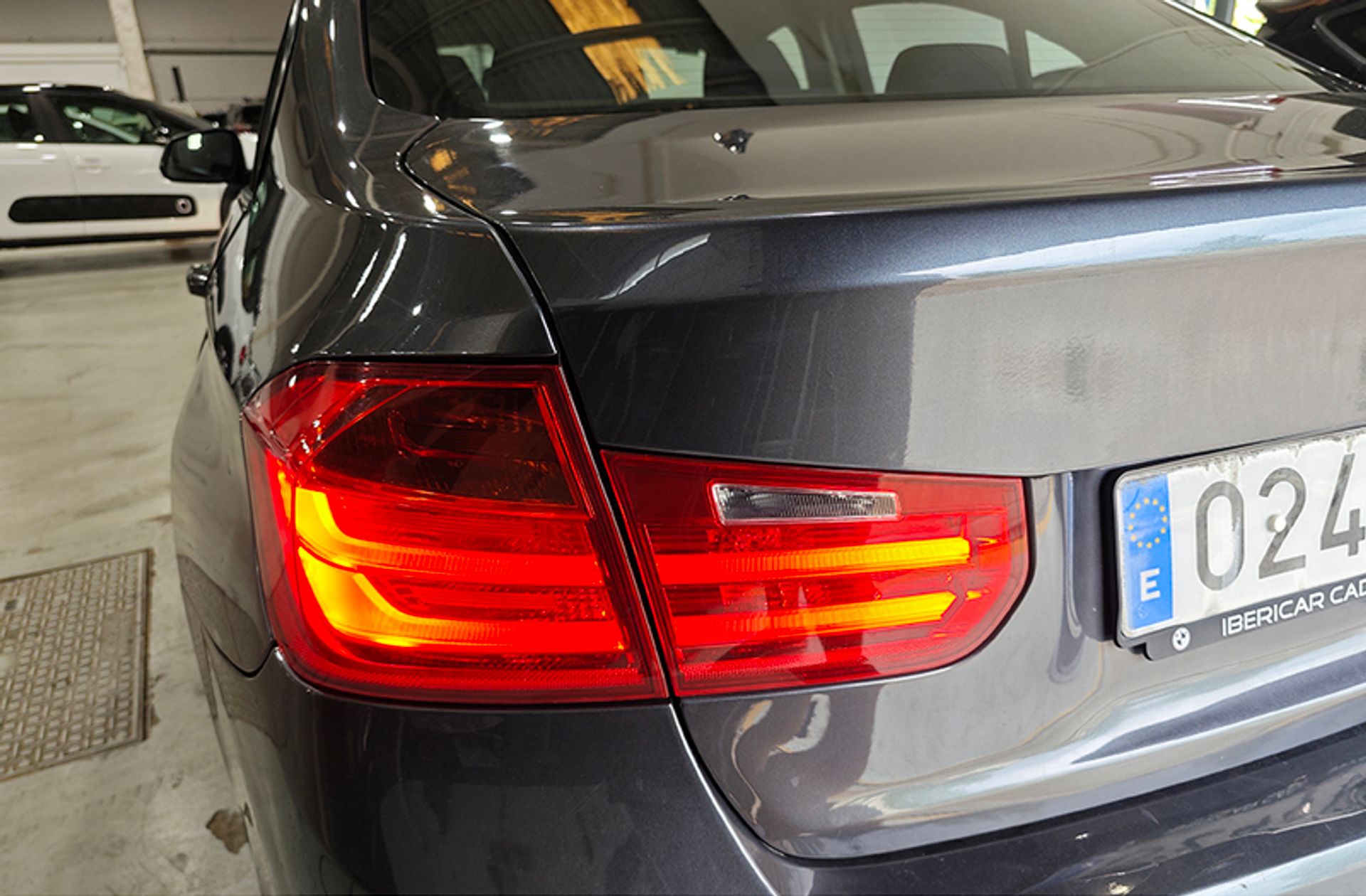 BMW Serie 3 318d - foto 16