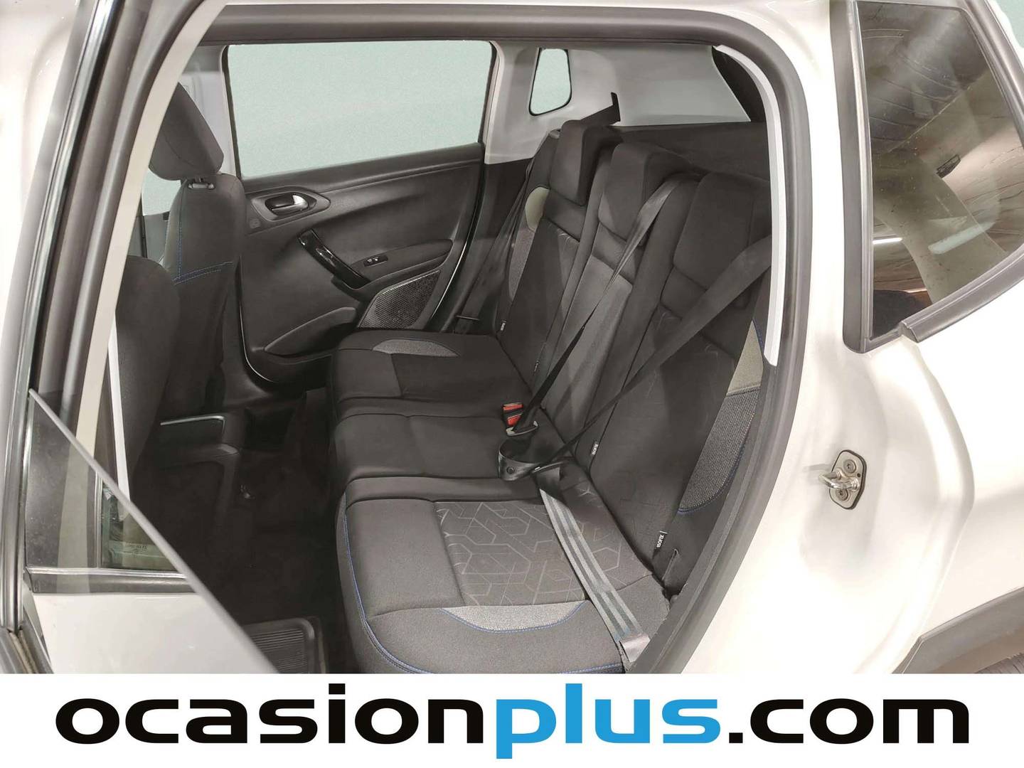Foto asientos traseros Peugeot 2008 Peugeot 2008 BlueHDi 100 Signature (100 CV)
