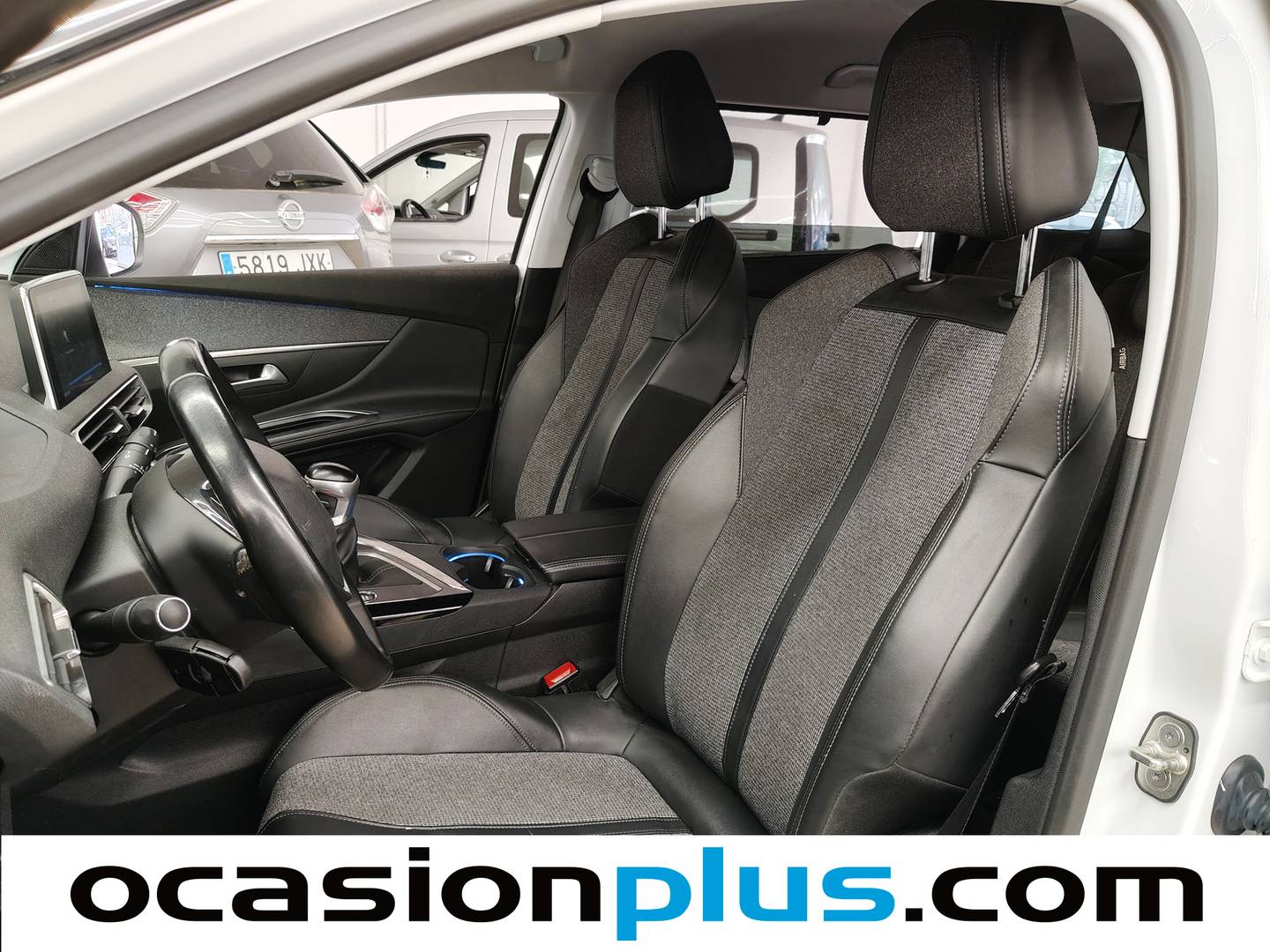 Foto asientos delanteros Peugeot 5008 Peugeot 5008 BlueHDi 130 S&S Allure (130 CV)