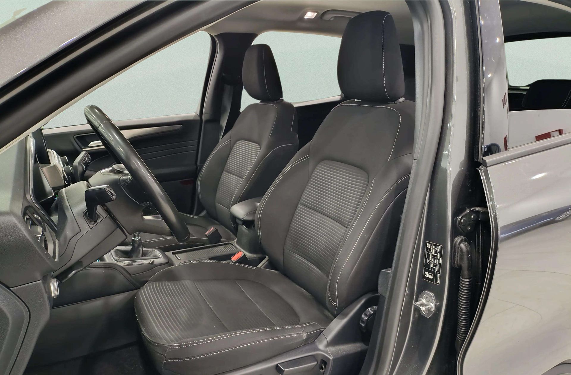 Ford Kuga 2.0 EcoBlue MHEV Titanium - foto 11