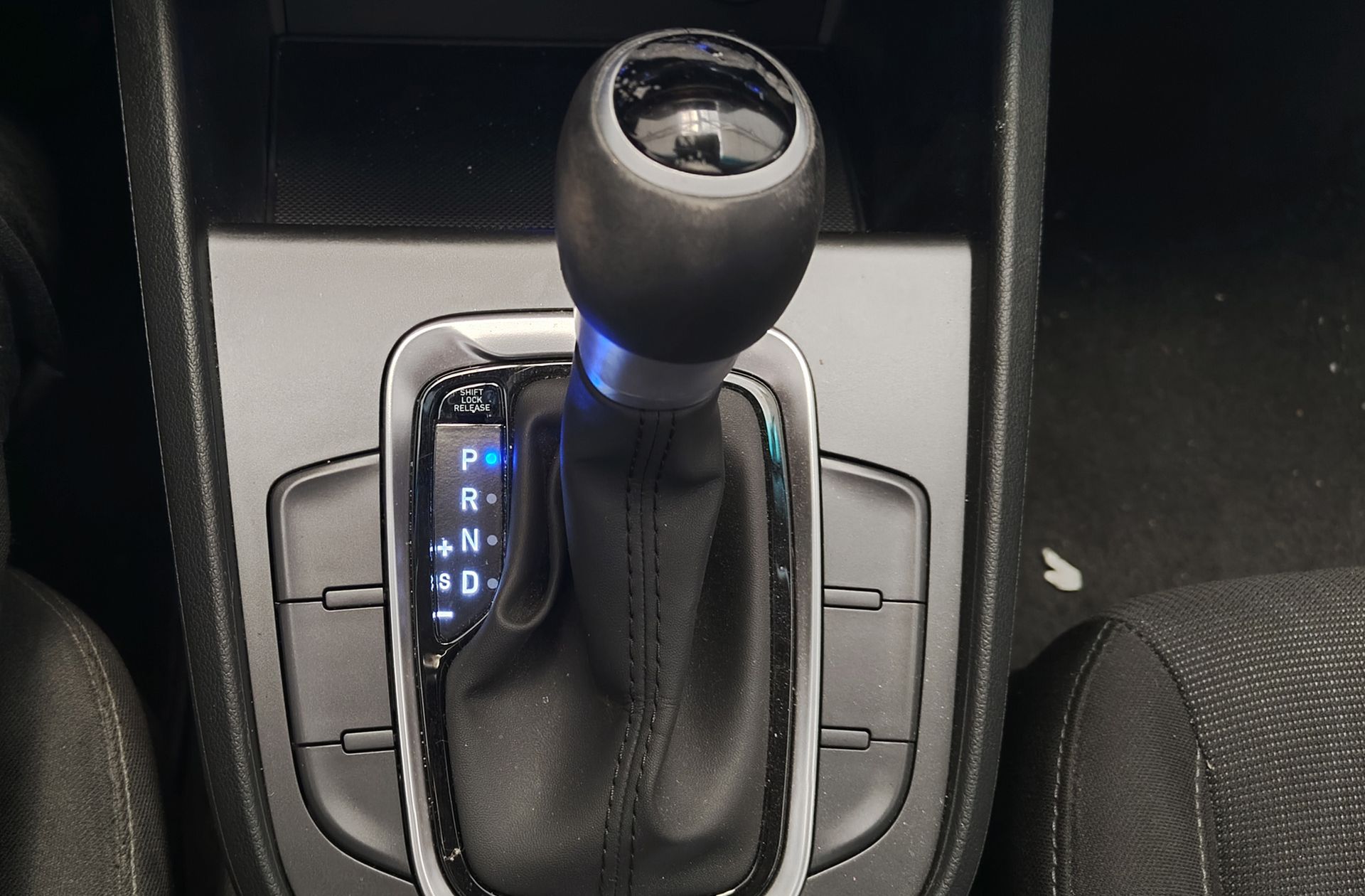 Hyundai Kona 1.6 GDI HEV Maxx DCT - foto 5