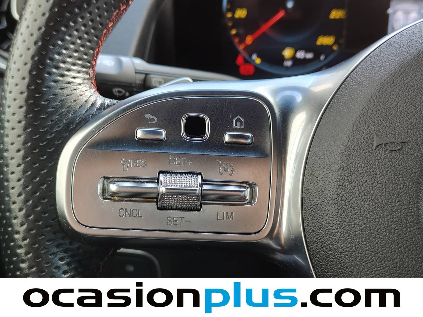 Foto Mercedes GLB Mercedes-Benz GLB 200 d (150 CV) Pack AMG