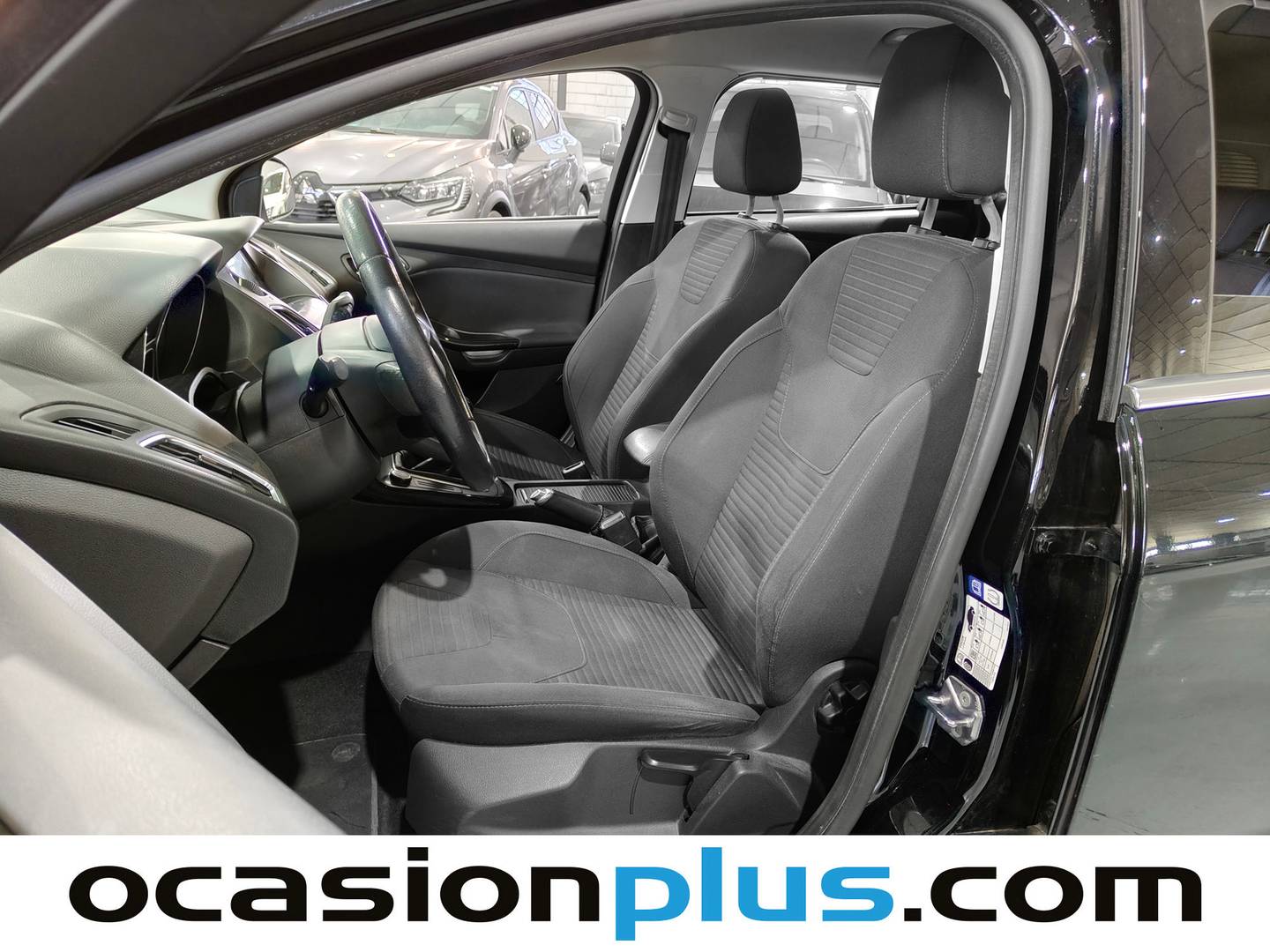 Foto asientos delanteros Ford Focus Ford Focus 1.5 TDCI Titanium  (120 CV)