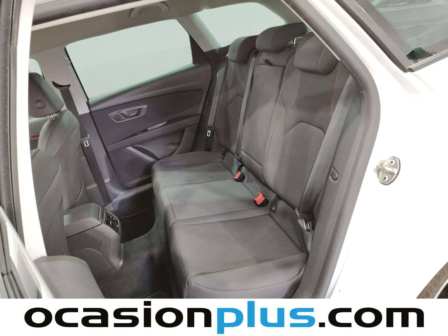 Foto asientos traseros Seat León Seat León ST 2.0 TDI S&S FR (184 CV)