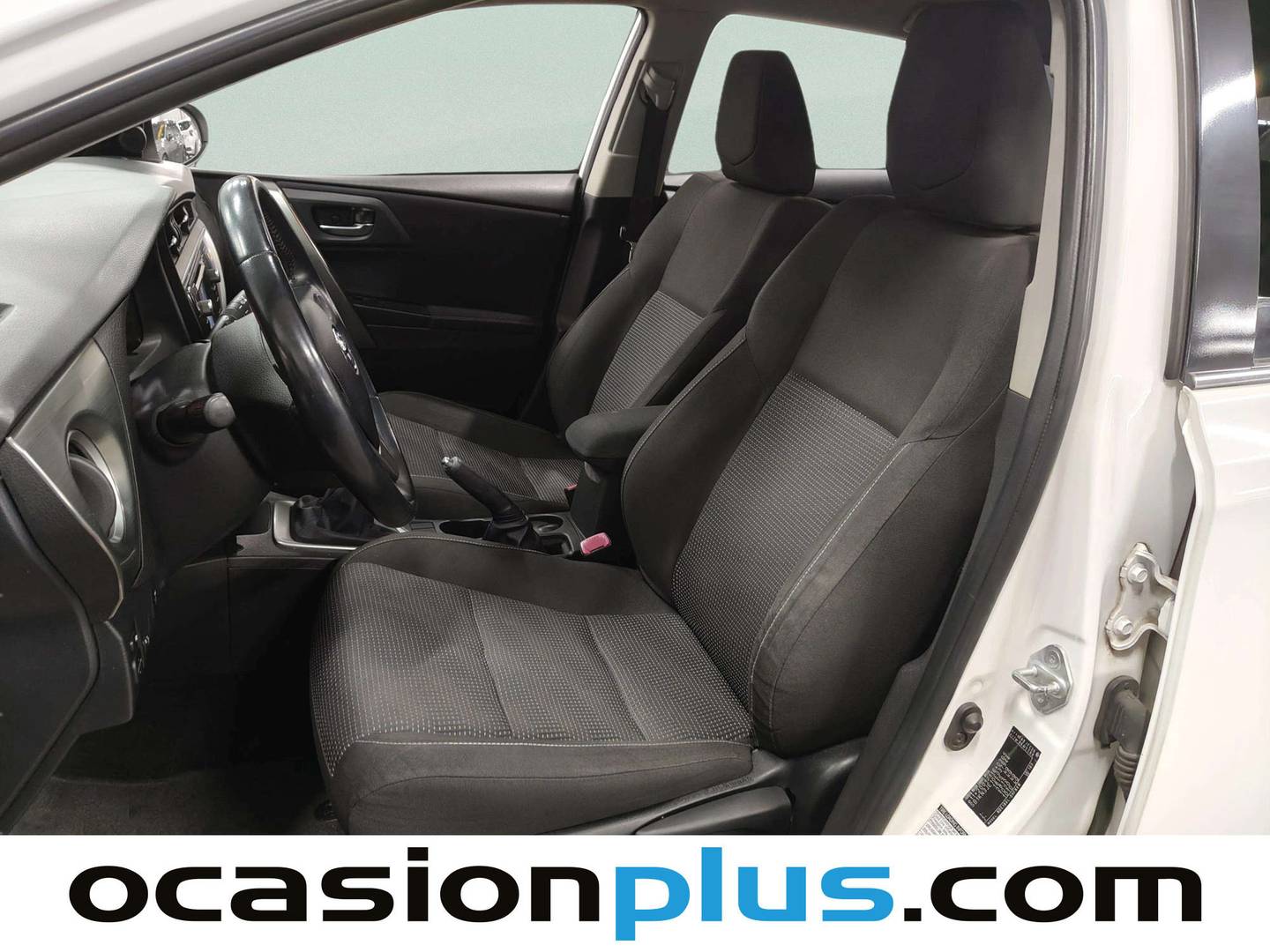 Foto asientos delanteros Toyota Auris Toyota Auris 90D Active (90 CV)