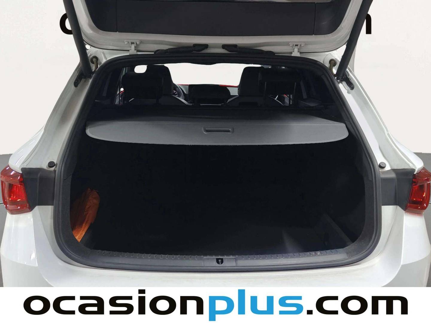 Fotos maletero Seat León Seat León ST 1.5 eTSI S&S FR Go XL DSG (150 CV)
