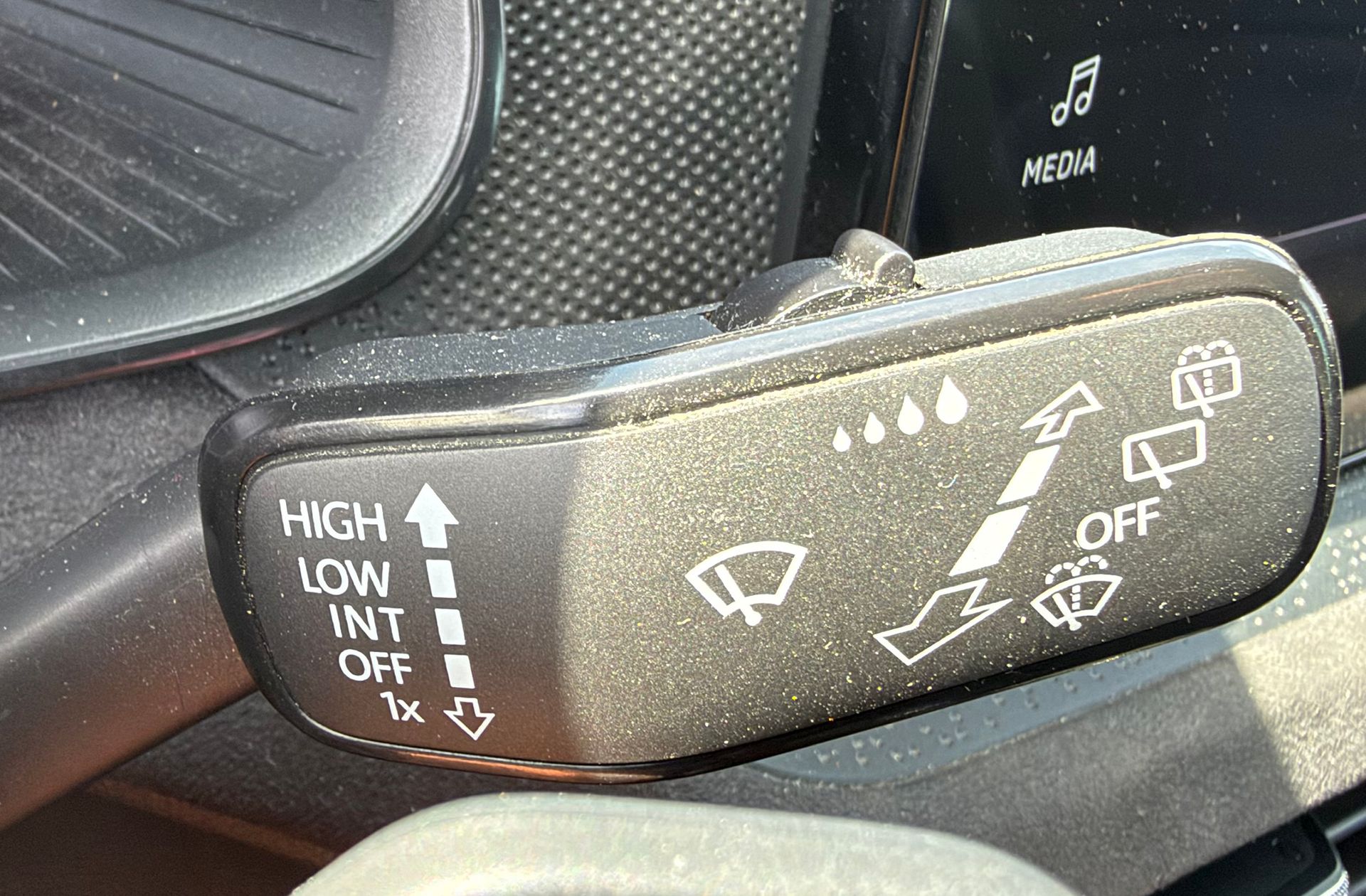 Škoda Kamiq 1.0 TSI Design DSG - foto 25