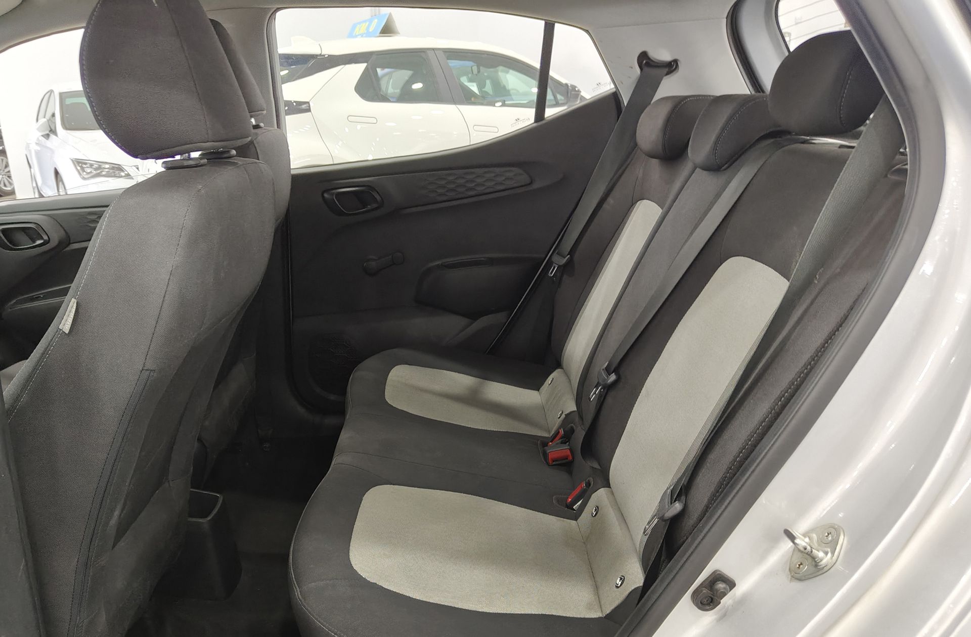 Hyundai i10 1.0 Essence - foto 8