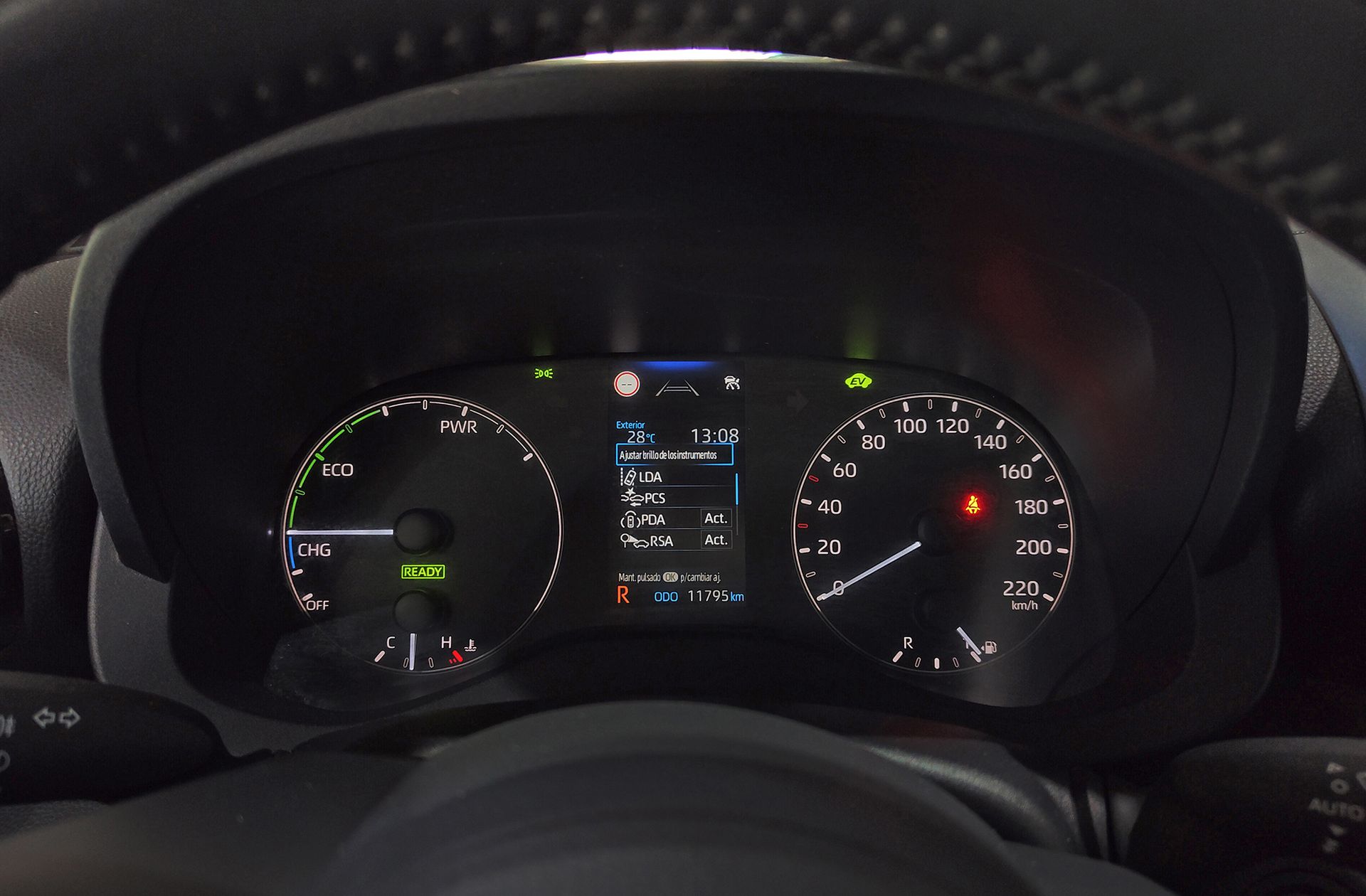 Toyota Yaris 120H Active Plus - foto 22