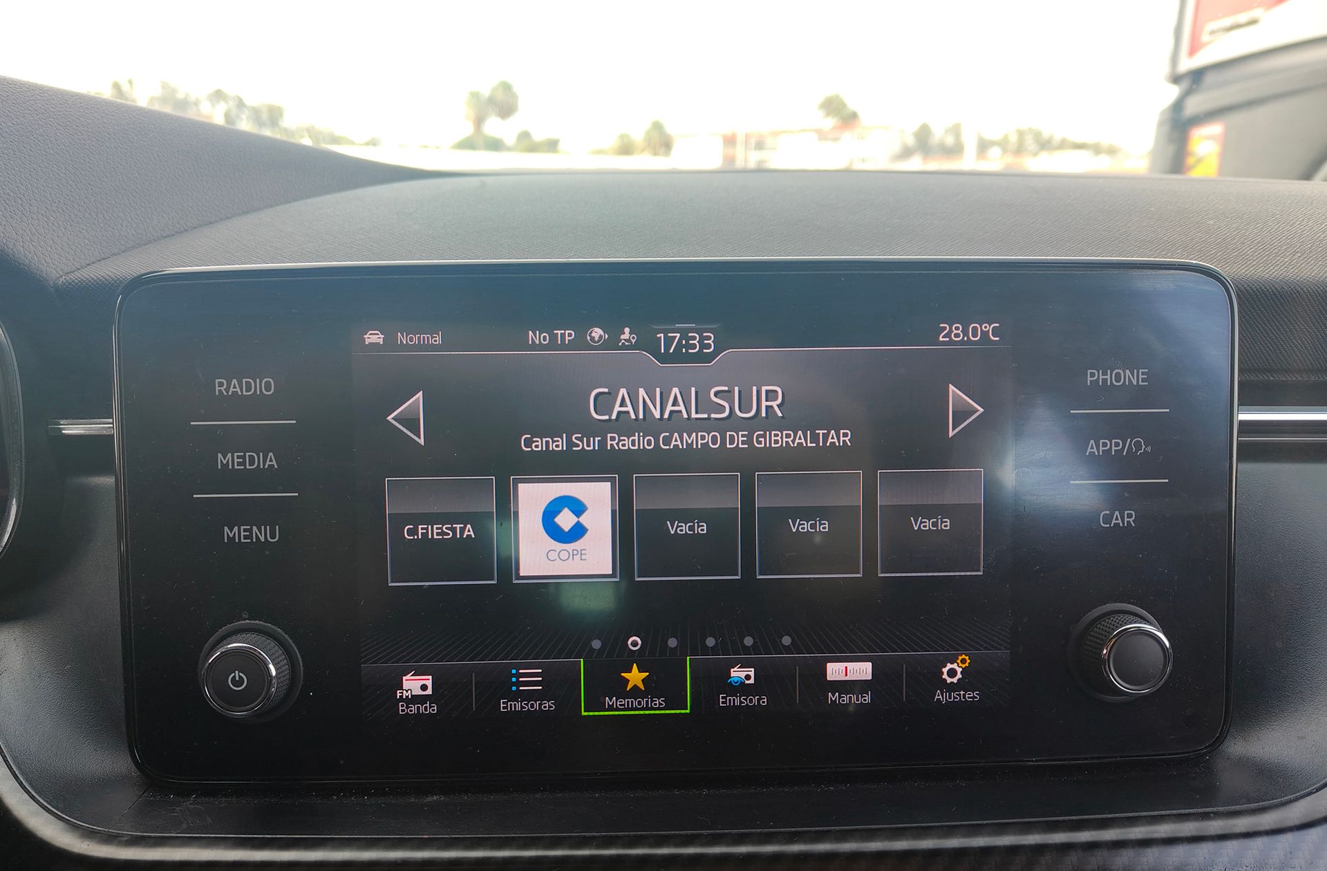 Škoda Kamiq 1.5 TSI Montecarlo - foto 35