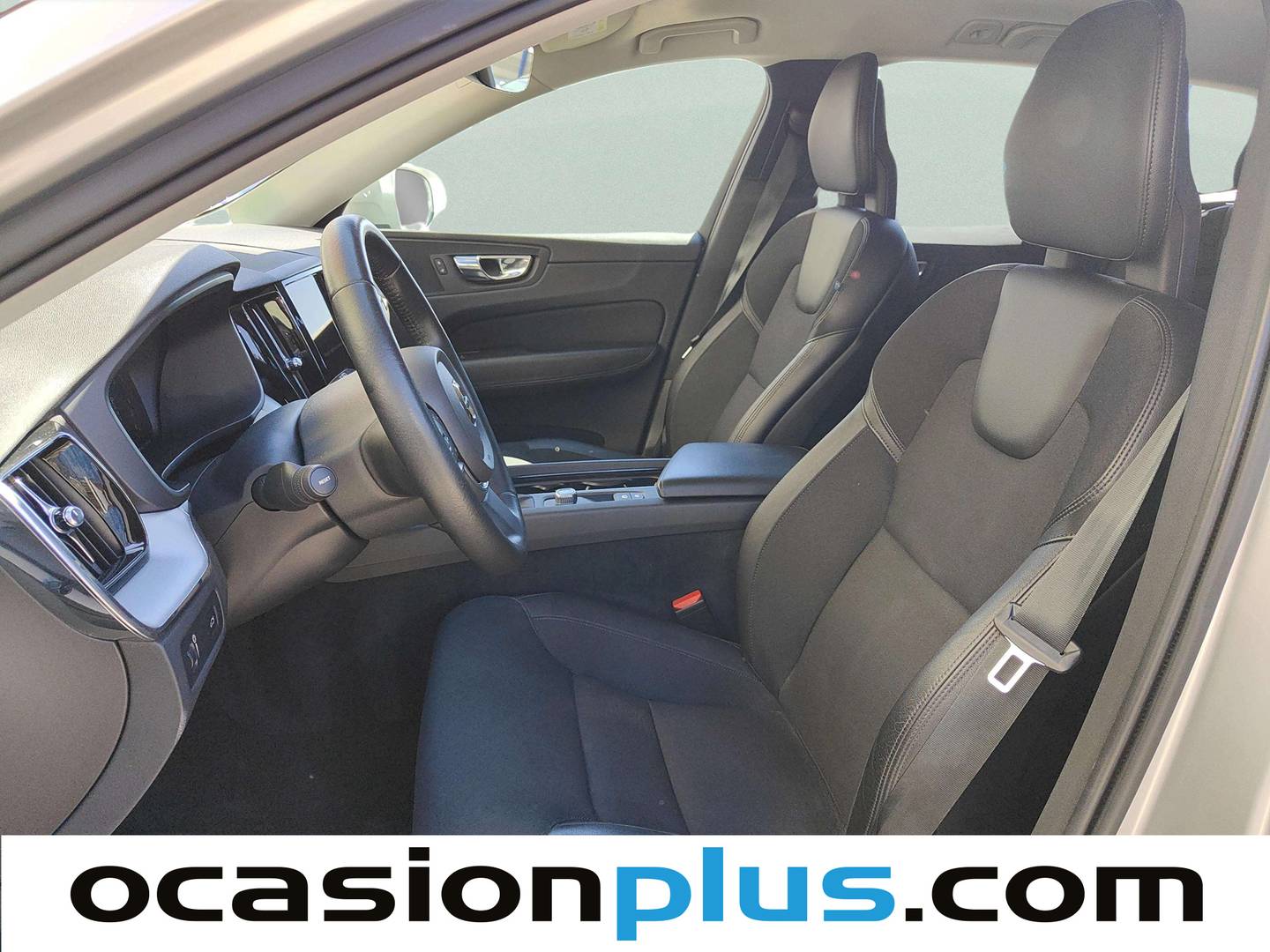 Foto asientos delanteros Volvo XC60 Volvo XC60 B4 Momentum AWD Auto (190 CV)
