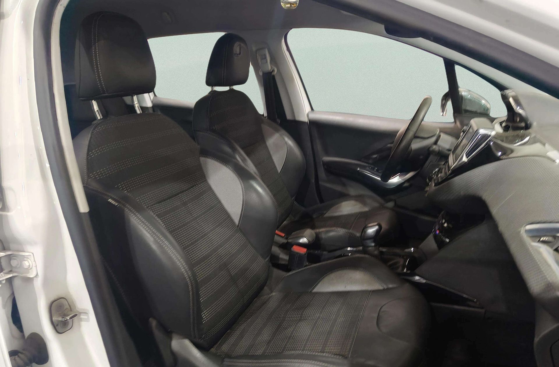Peugeot 2008 PureTech 110 Allure - foto 16