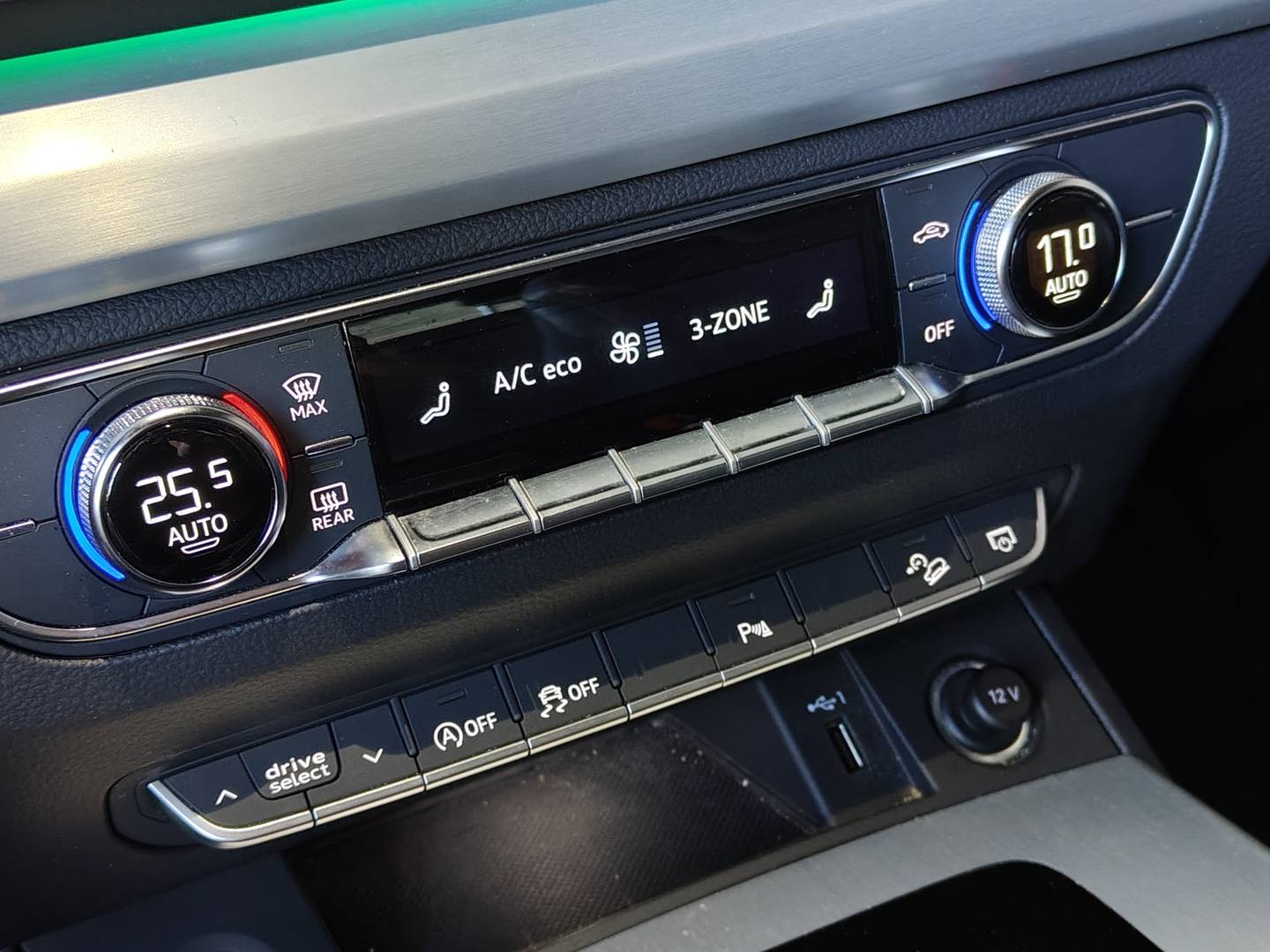 Foto Audi Q5 Audi Q5 S line 35 TDI (163 CV) S tronic