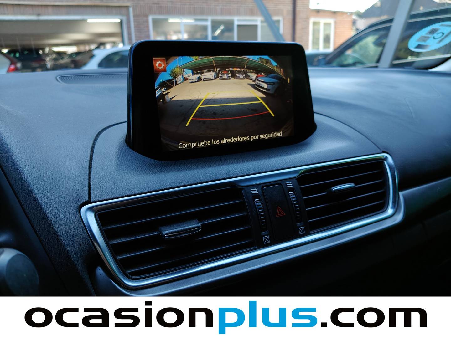 Equipamiento del Mazda Mazda3 Mazda Mazda 3 2.2 DE MT Luxury (150 CV)