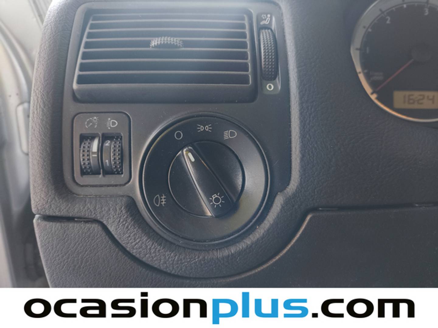 Extras y acabados del Volkswagen Golf Volkswagen Golf Advance 1.9 TDI (110 CV)