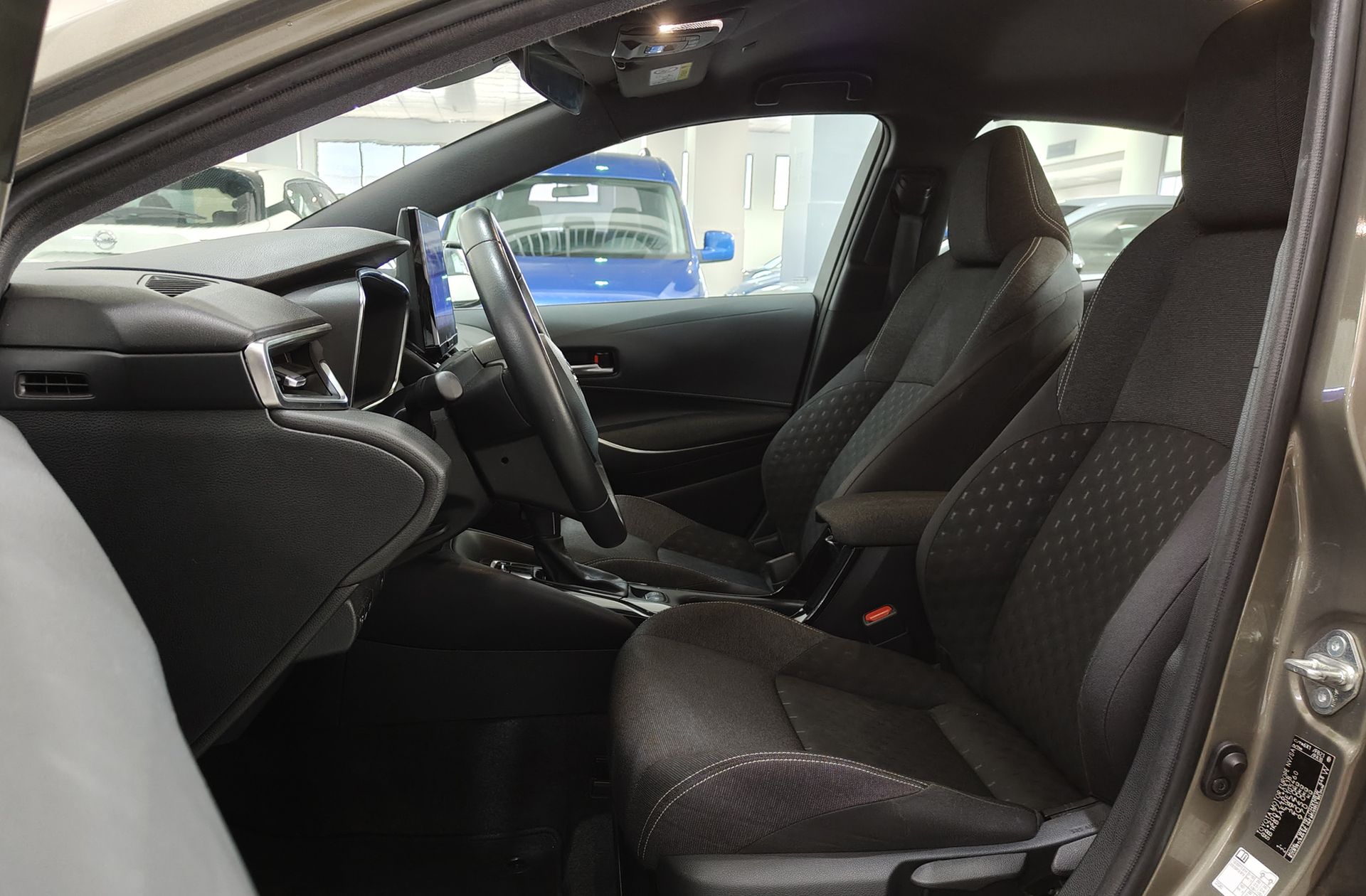 Toyota Corolla 140H Active Plus - foto 9