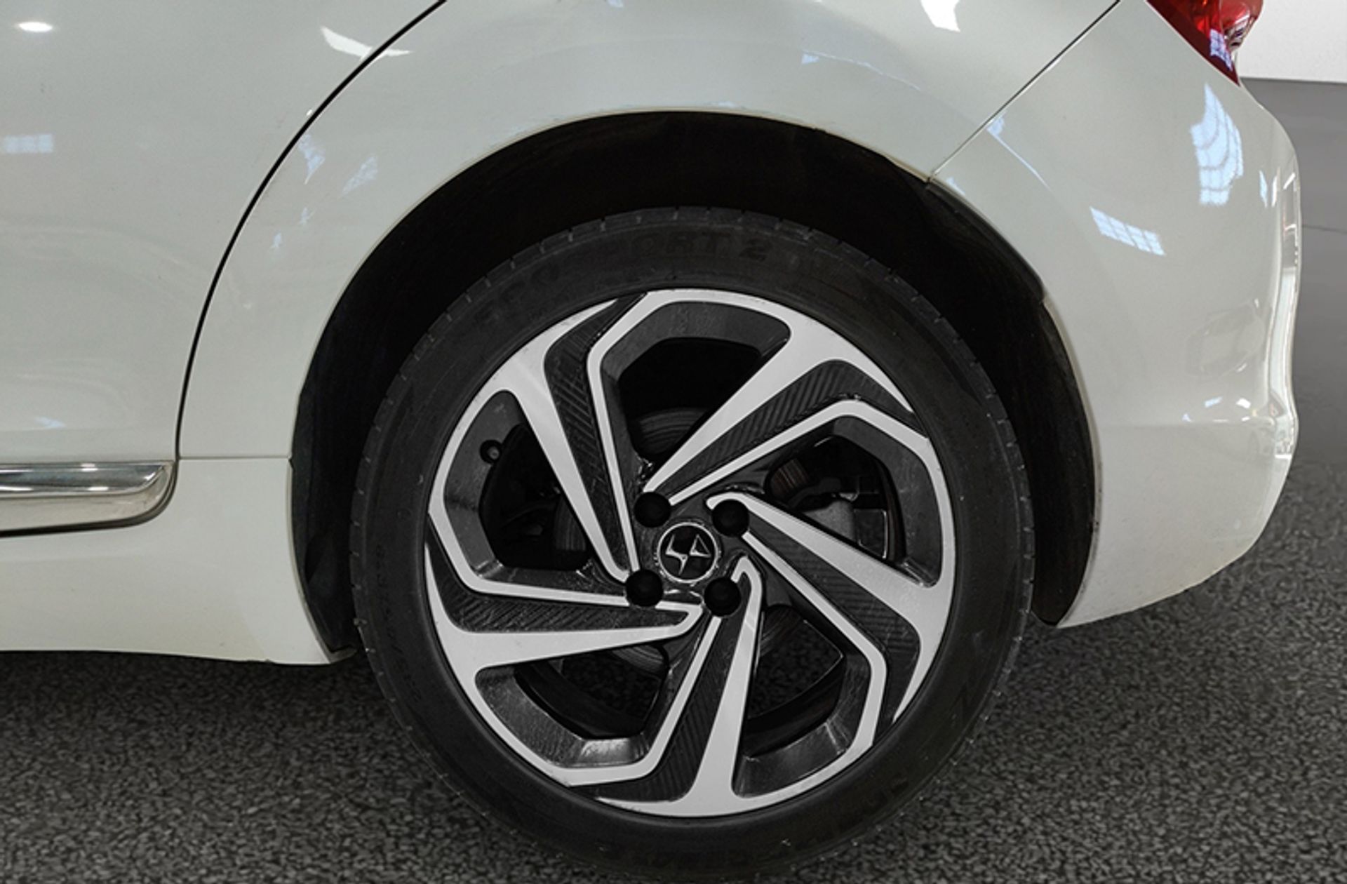 DS DS 5 BlueHDi 180 Style EAT6 - foto 34