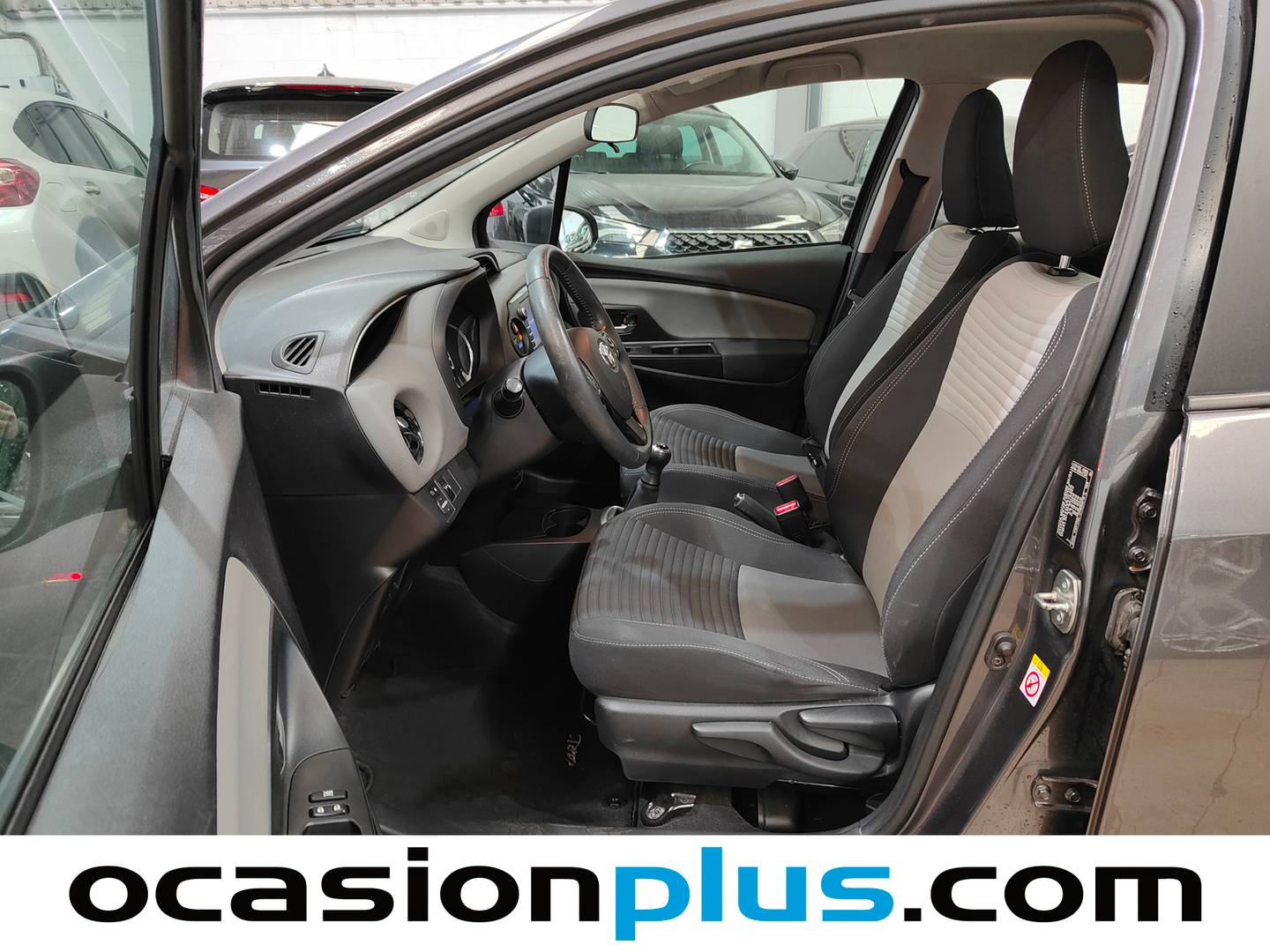 Foto asientos delanteros Toyota Yaris Toyota Yaris 1.0 Active  (69 CV)