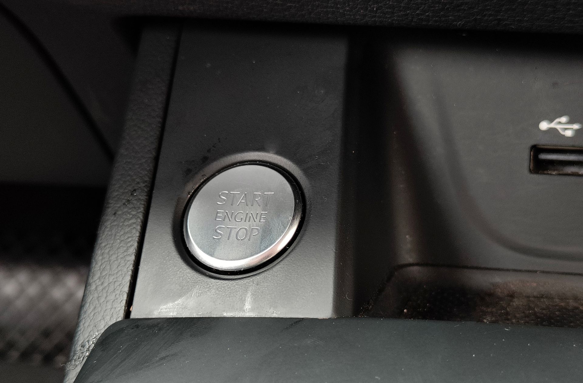 Audi A4 Avant Black Line 35 TFSI S Tronic - foto 33
