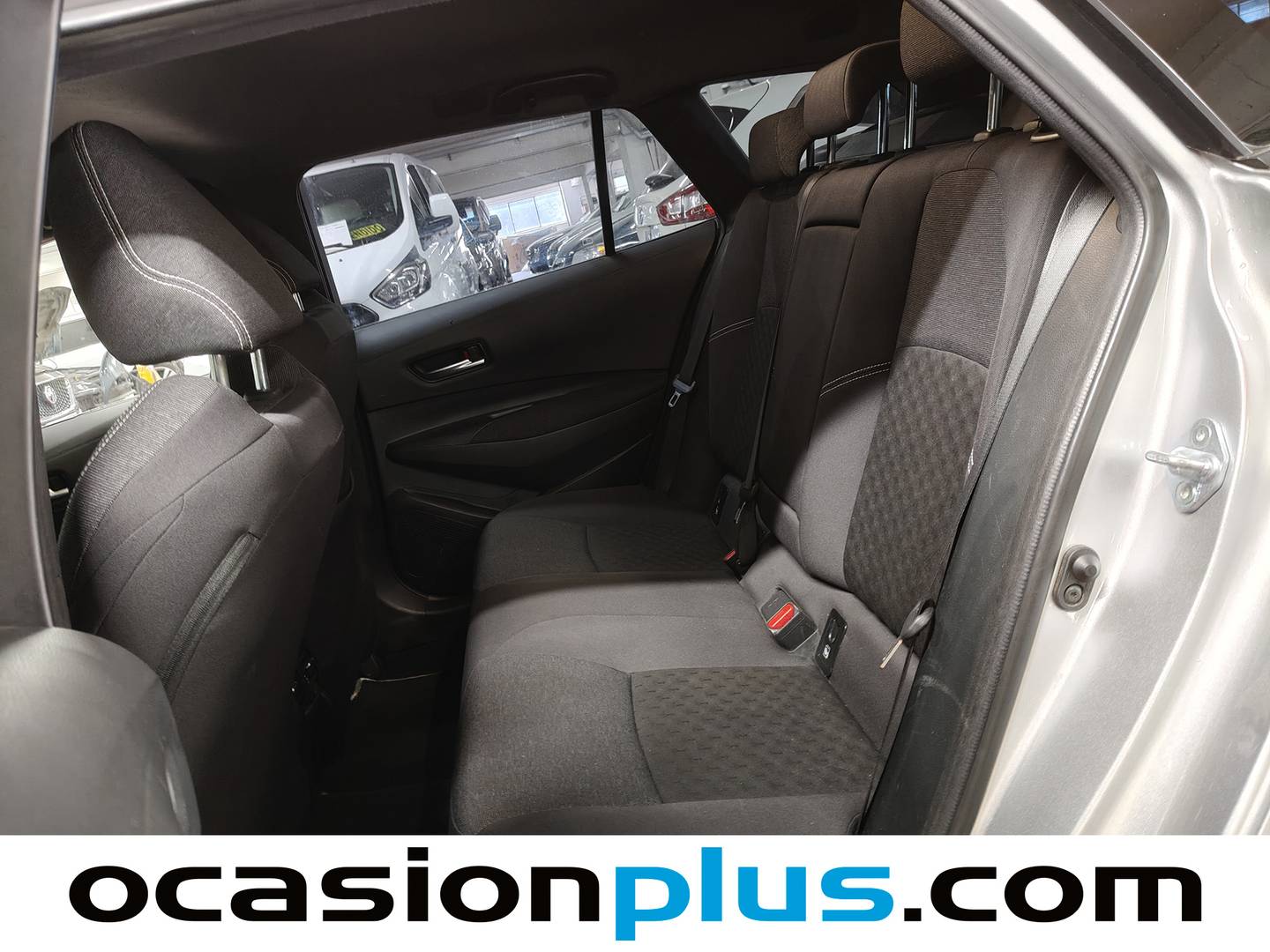 Foto asientos traseros Toyota Corolla Toyota Corolla 140H Active Plus Touring Sport (140 CV)
