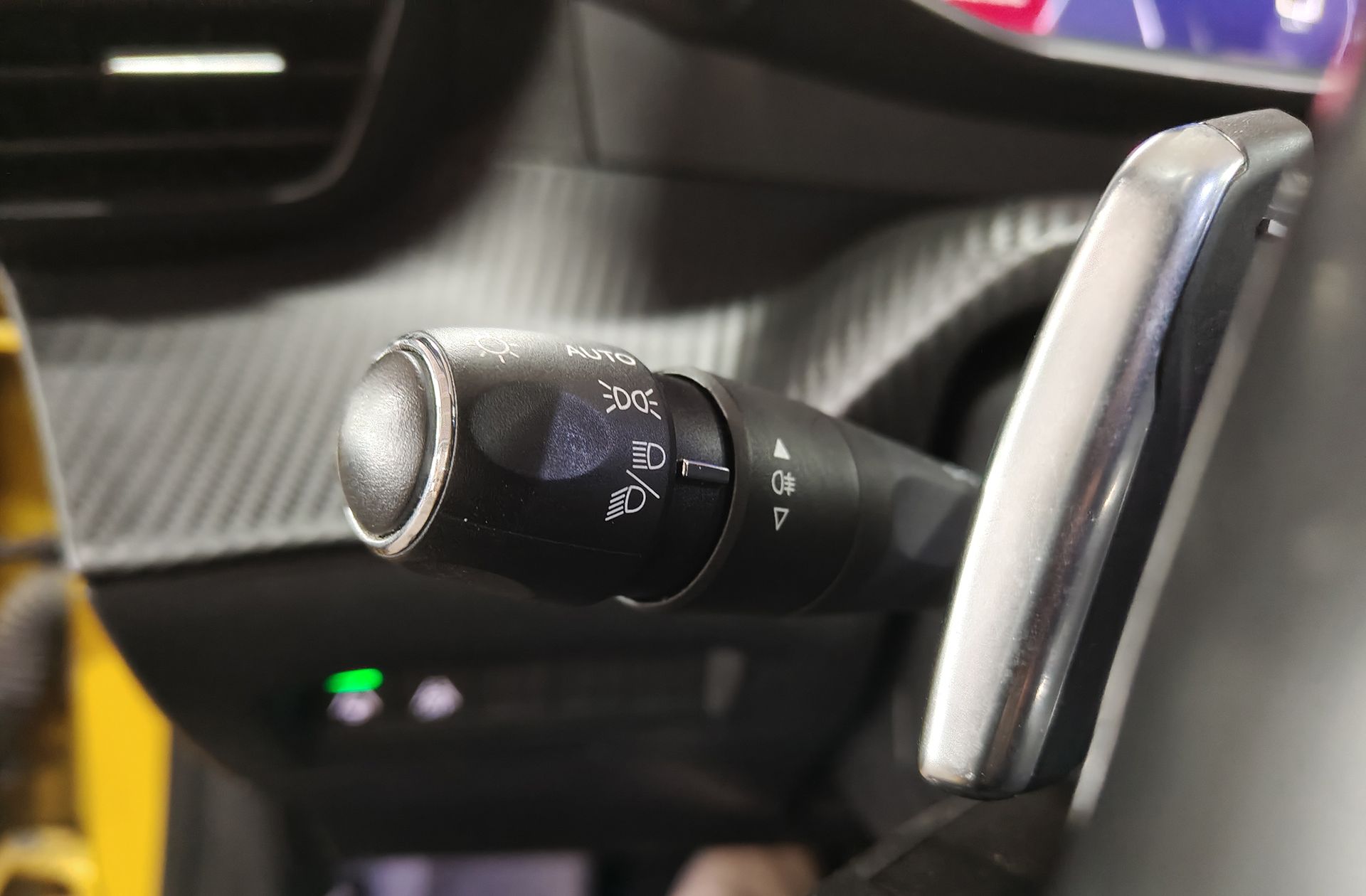 Peugeot 208 PureTech 130 GT Line EAT8 - foto 30