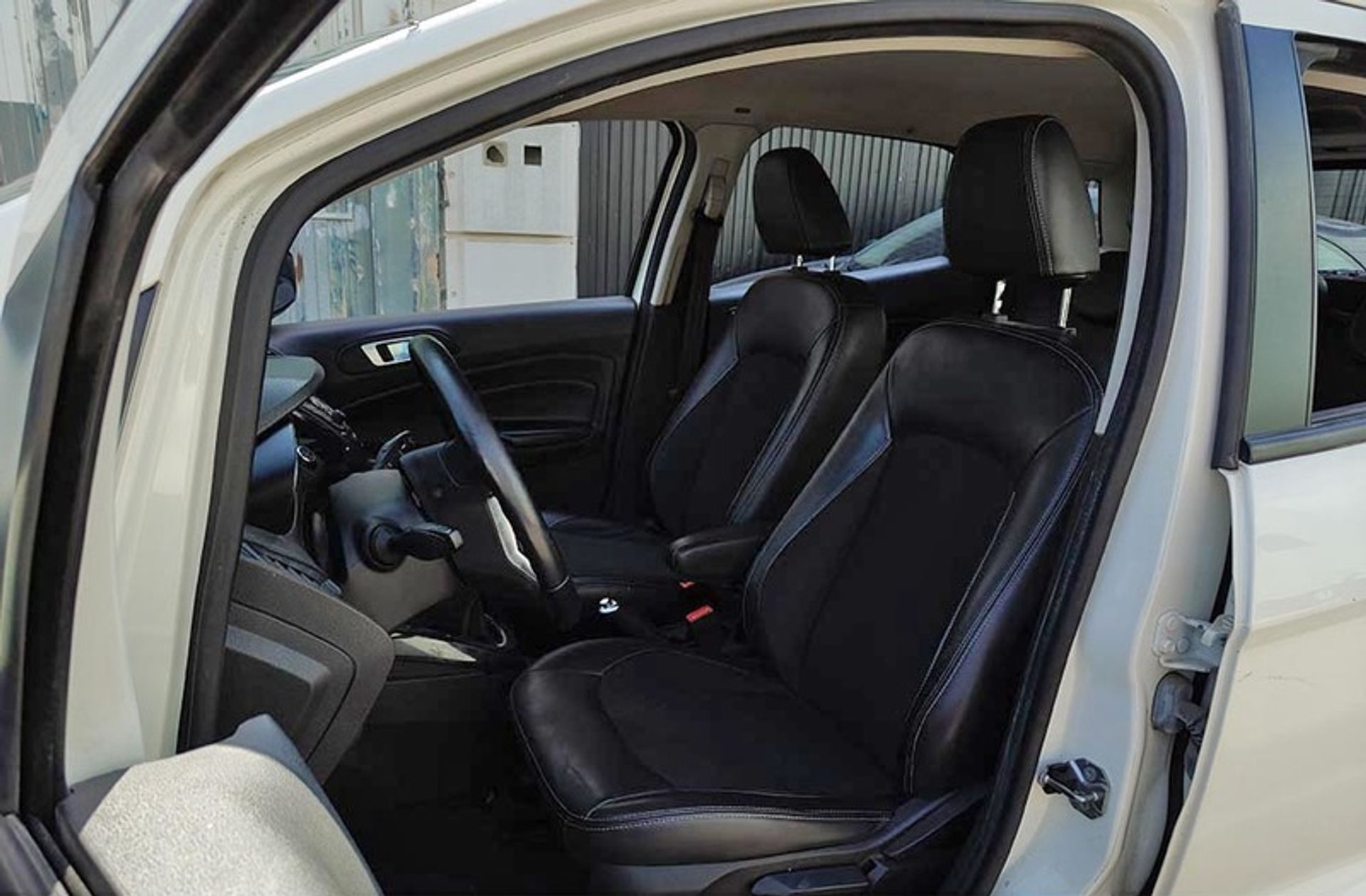 Ford EcoSport 1.5 TDCi Titanium - foto 9