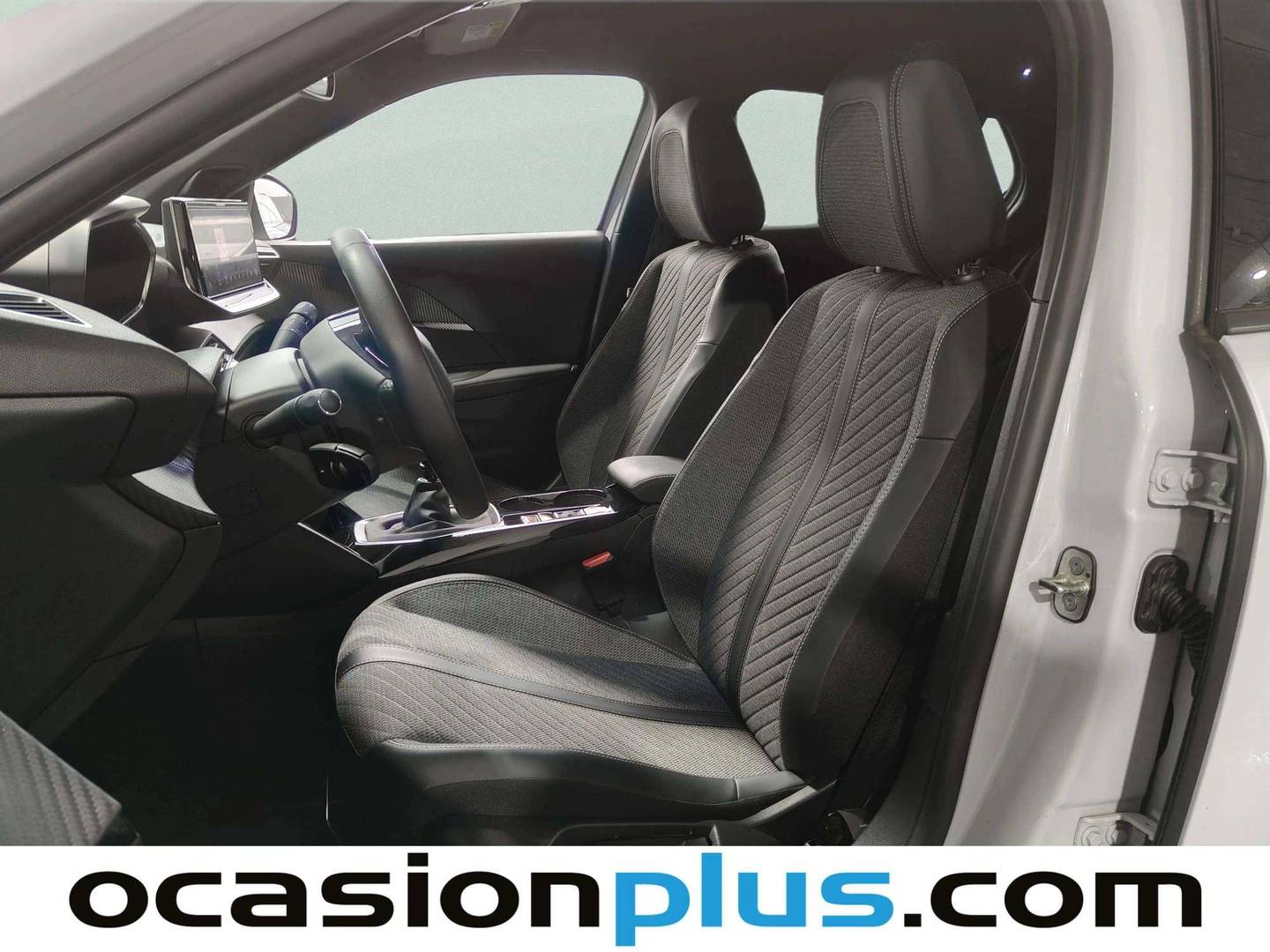 Foto asientos delanteros Peugeot 2008 Peugeot 2008 PureTech 100 S&S Allure (100 CV)