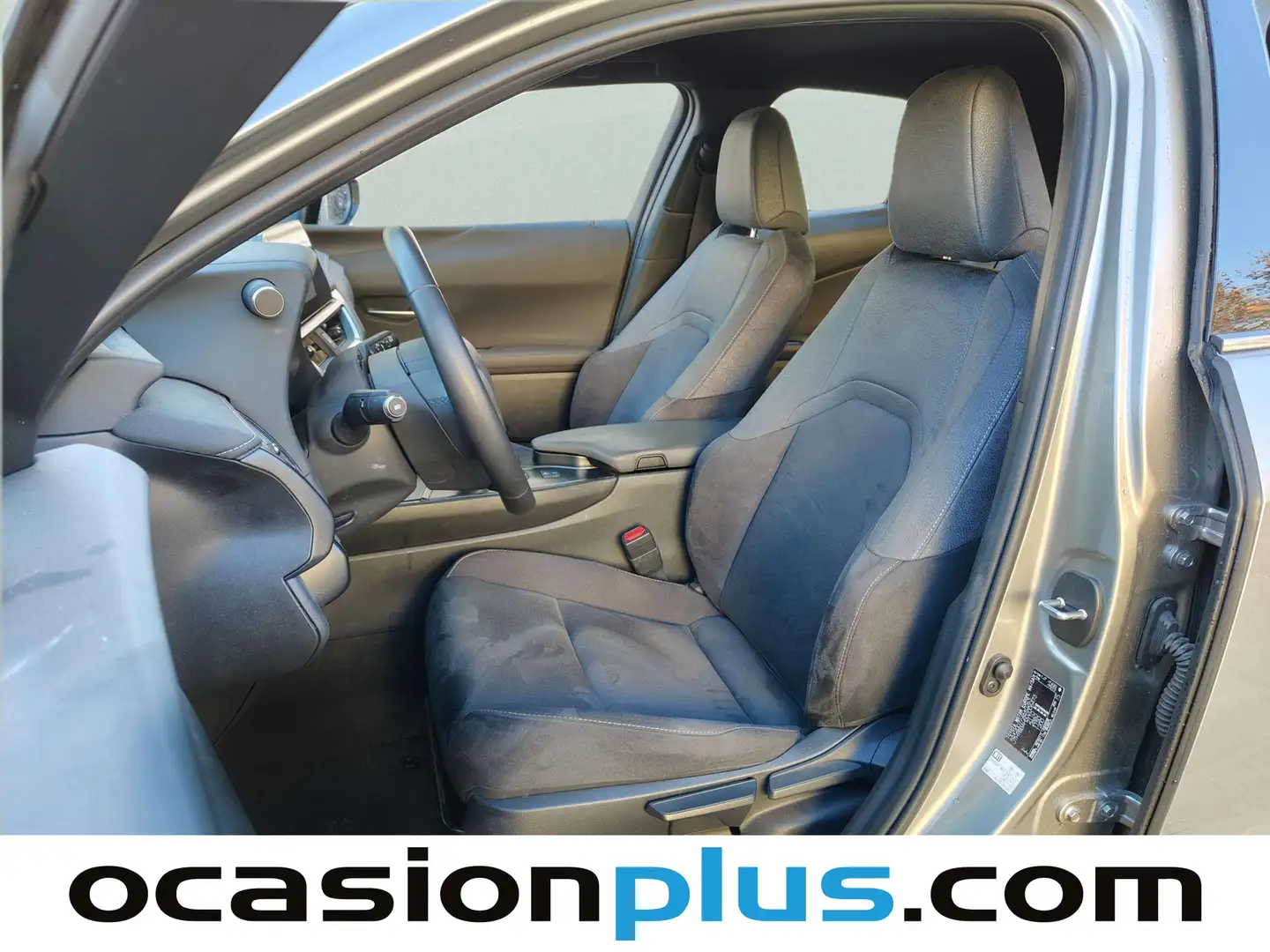 Foto Lexus UX Lexus UX 300h UX (199 CV)