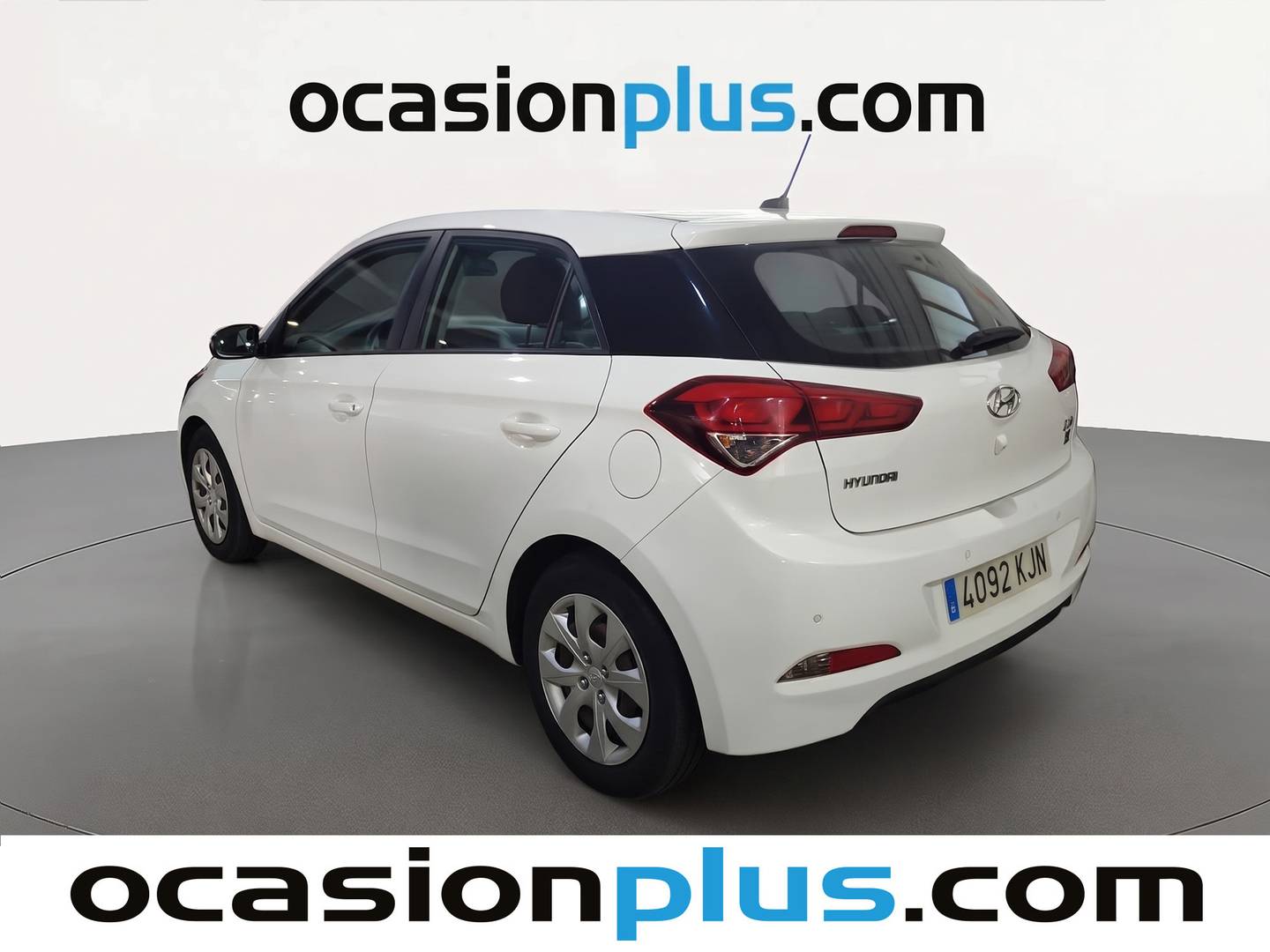 Foto trasera Hyundai i20 Hyundai i20 1.4 MPI Link Auto (100 CV) izquierda