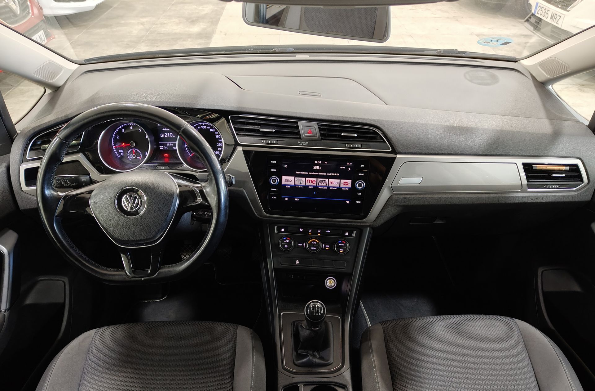 Volkswagen Touran 1.2 TSI Edition BMT 7 plazas - foto 8
